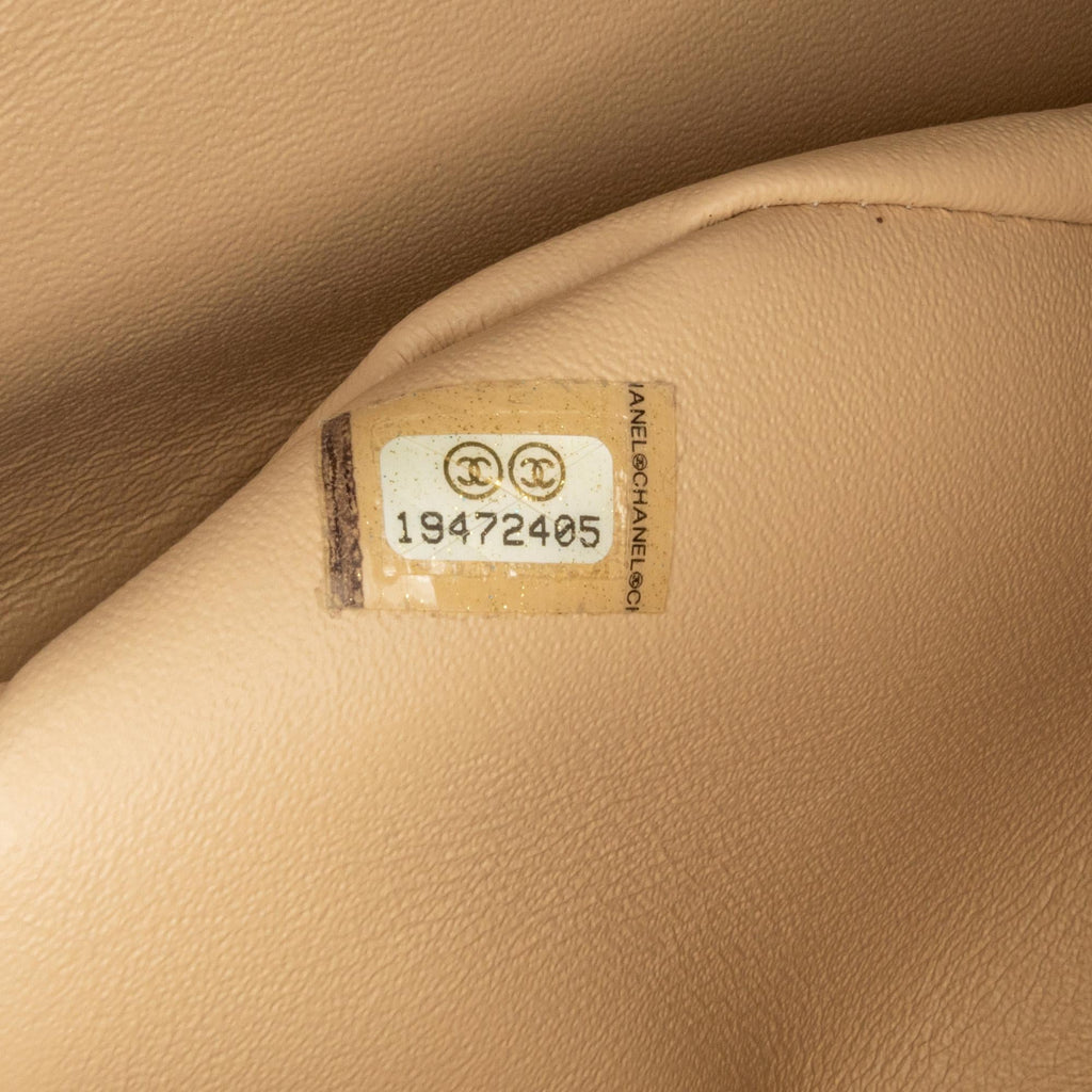 Chanel Jumbo Classic Lambskin Double Flap (SHG-evy6Et)