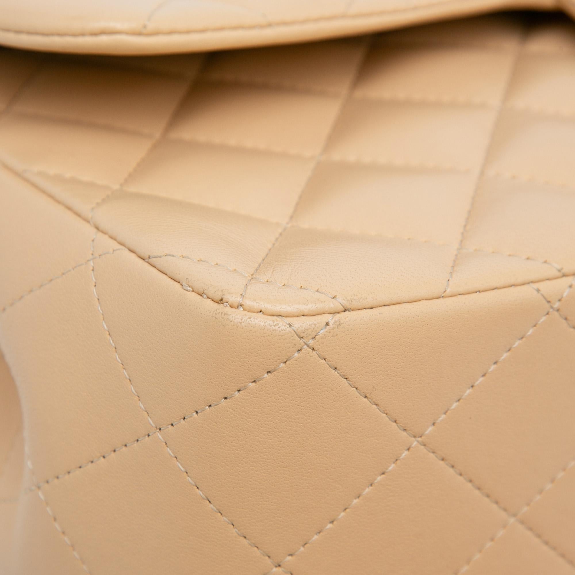 Chanel Jumbo Classic Lambskin Double Flap (SHG-evy6Et)
