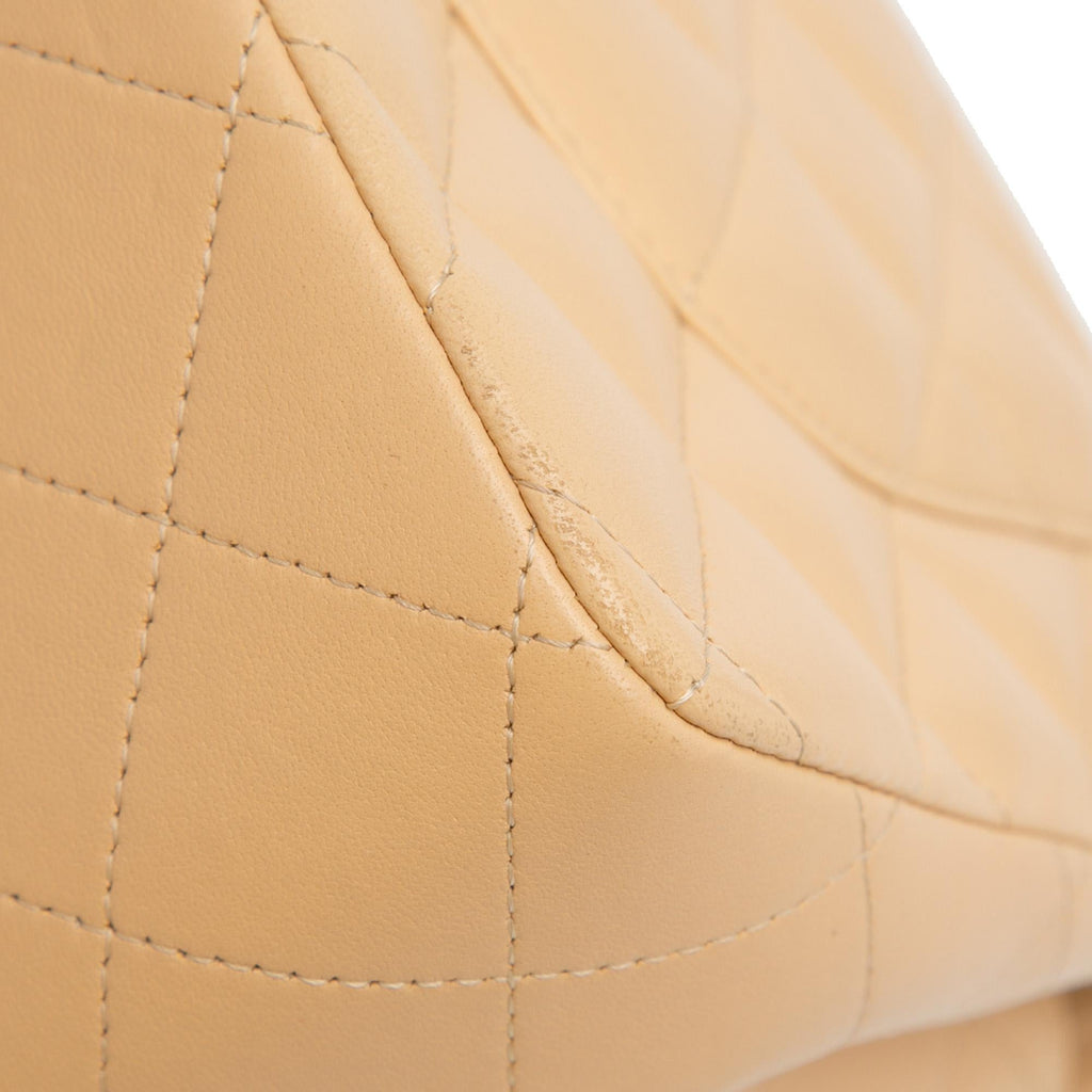 Chanel Jumbo Classic Lambskin Double Flap (SHG-evy6Et)