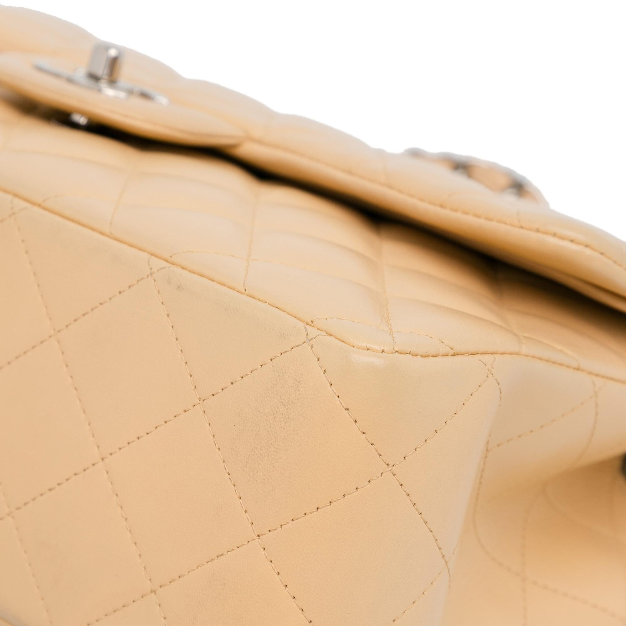 Chanel Jumbo Classic Lambskin Double Flap (SHG-DmoPIa)