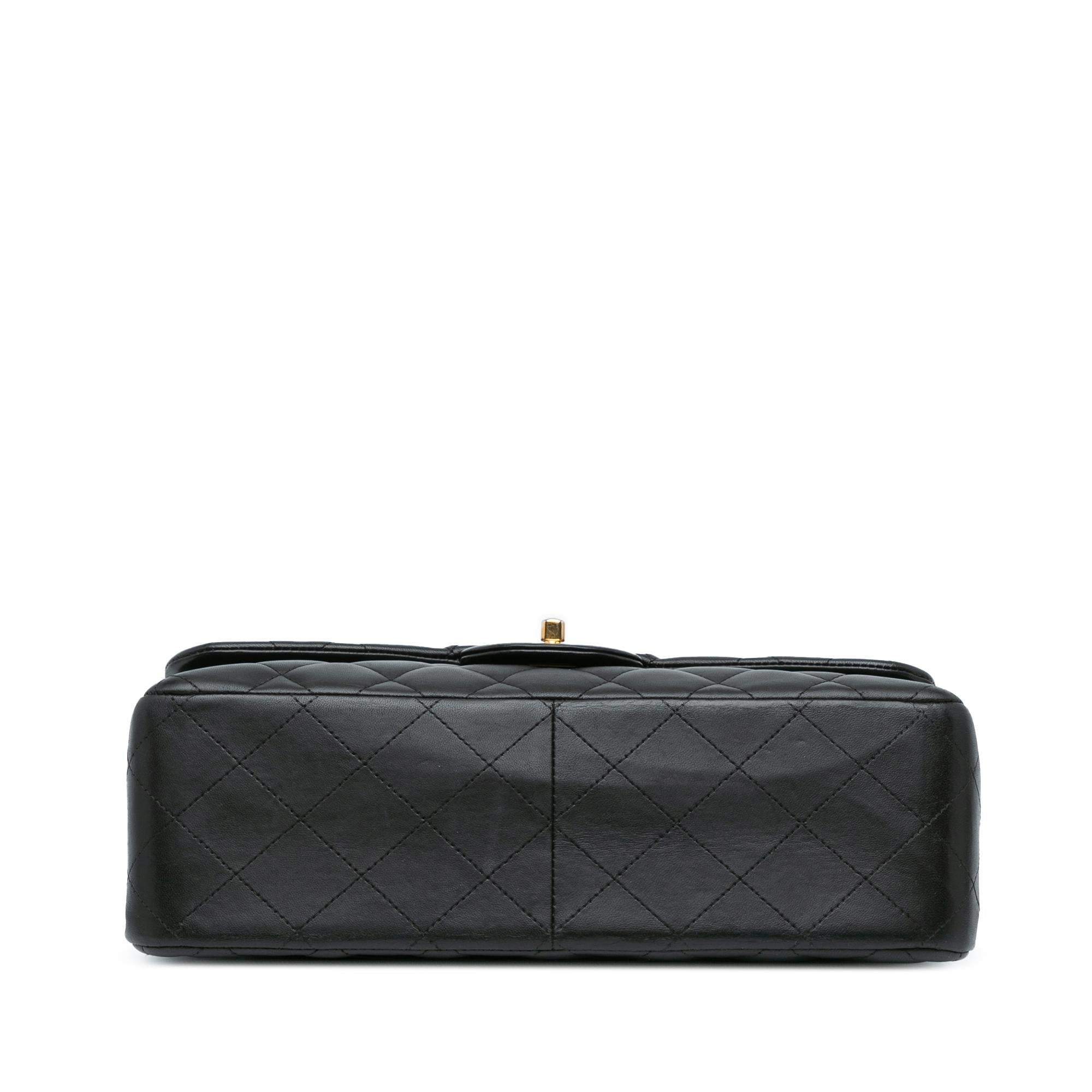 Chanel Jumbo Classic Lambskin Double Flap (SHG-mRKw0w)
