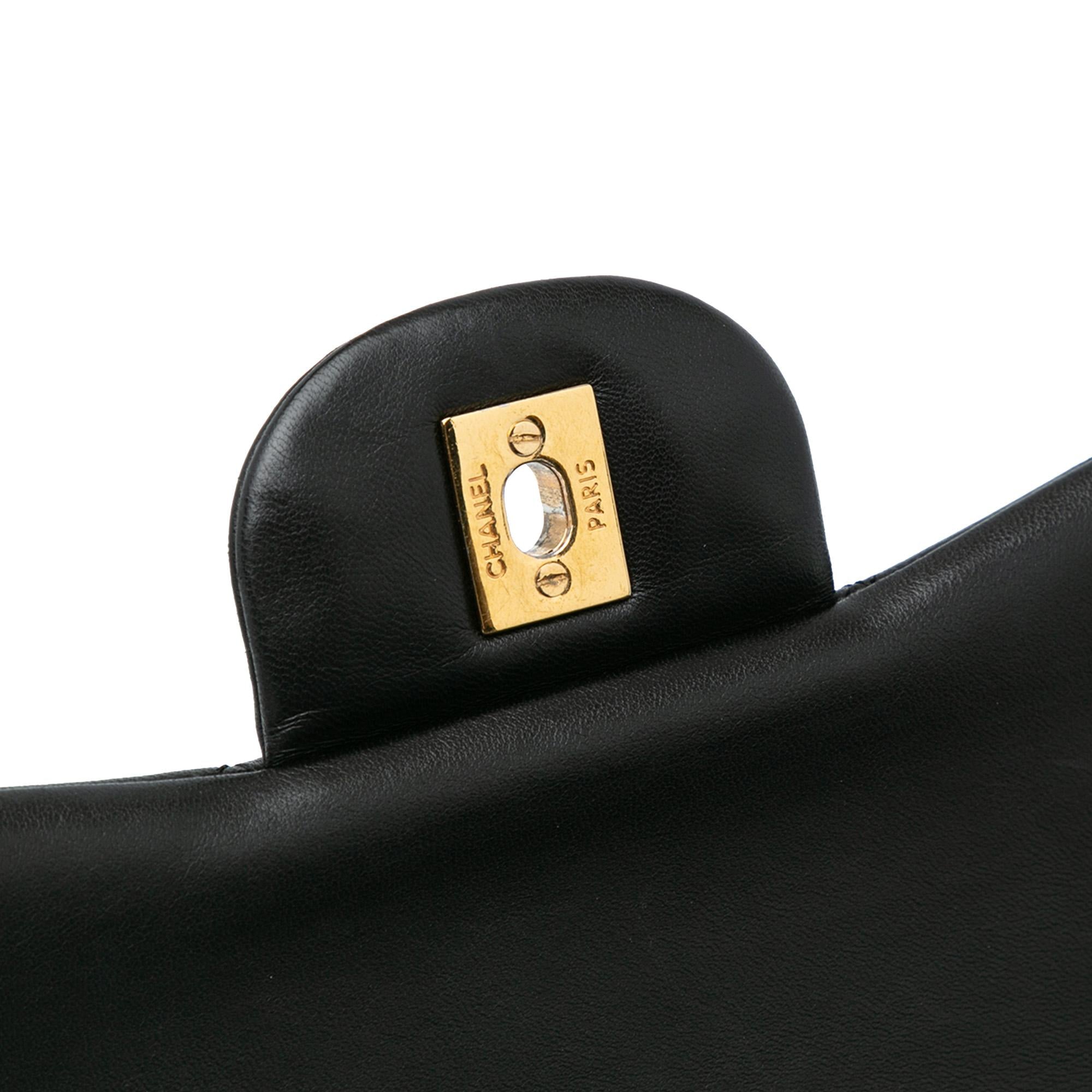 Chanel Jumbo Classic Lambskin Double Flap (SHG-mRKw0w)