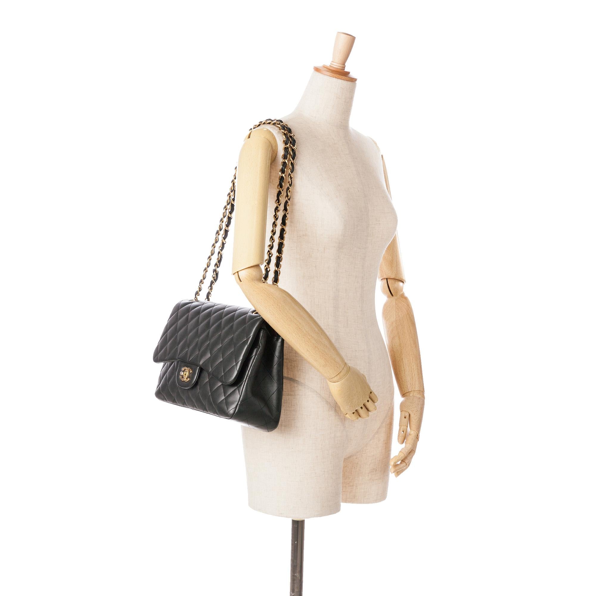 Chanel Jumbo Classic Lambskin Double Flap (SHG-mRKw0w)