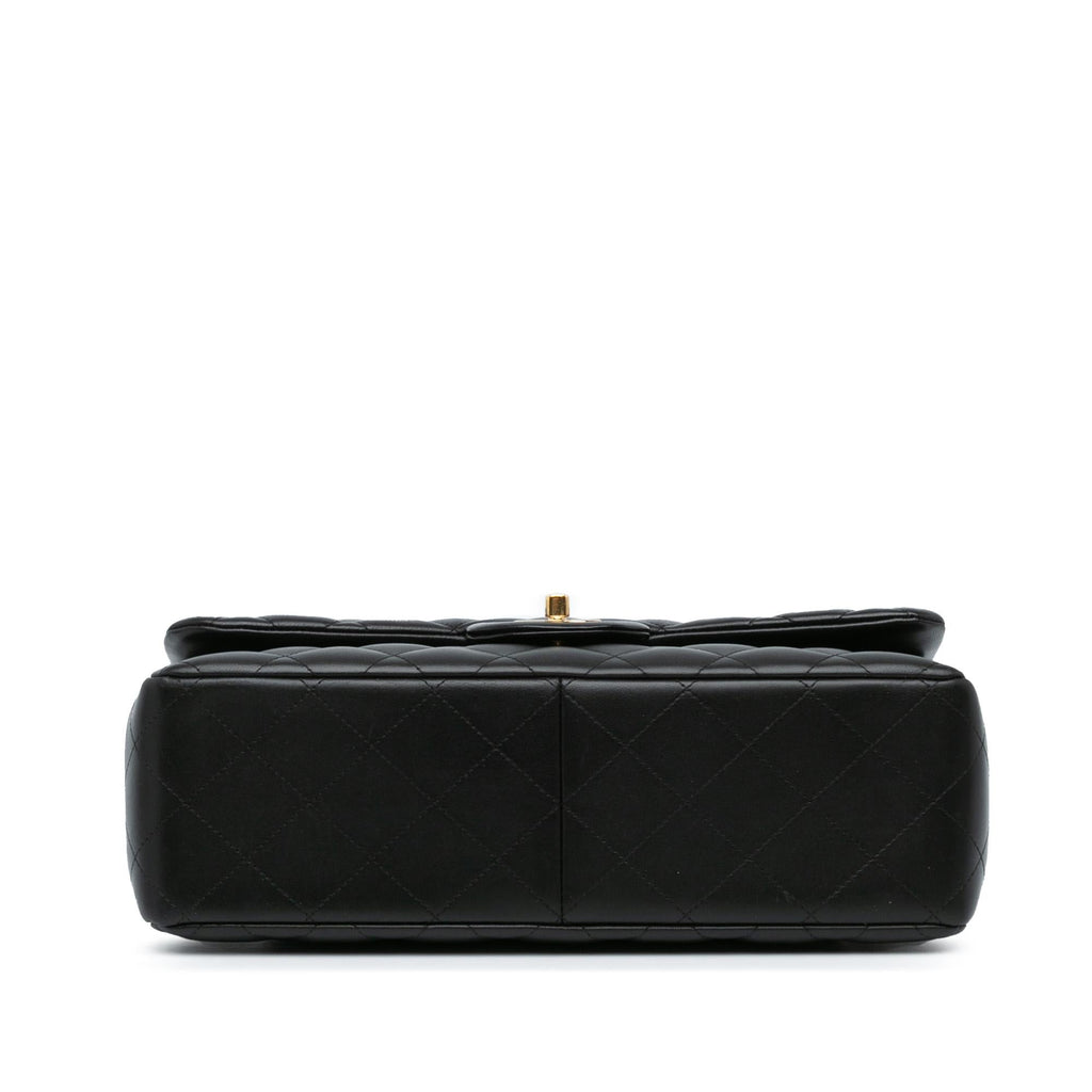 Chanel Jumbo Classic Lambskin Double Flap (SHG-np3lhQ)