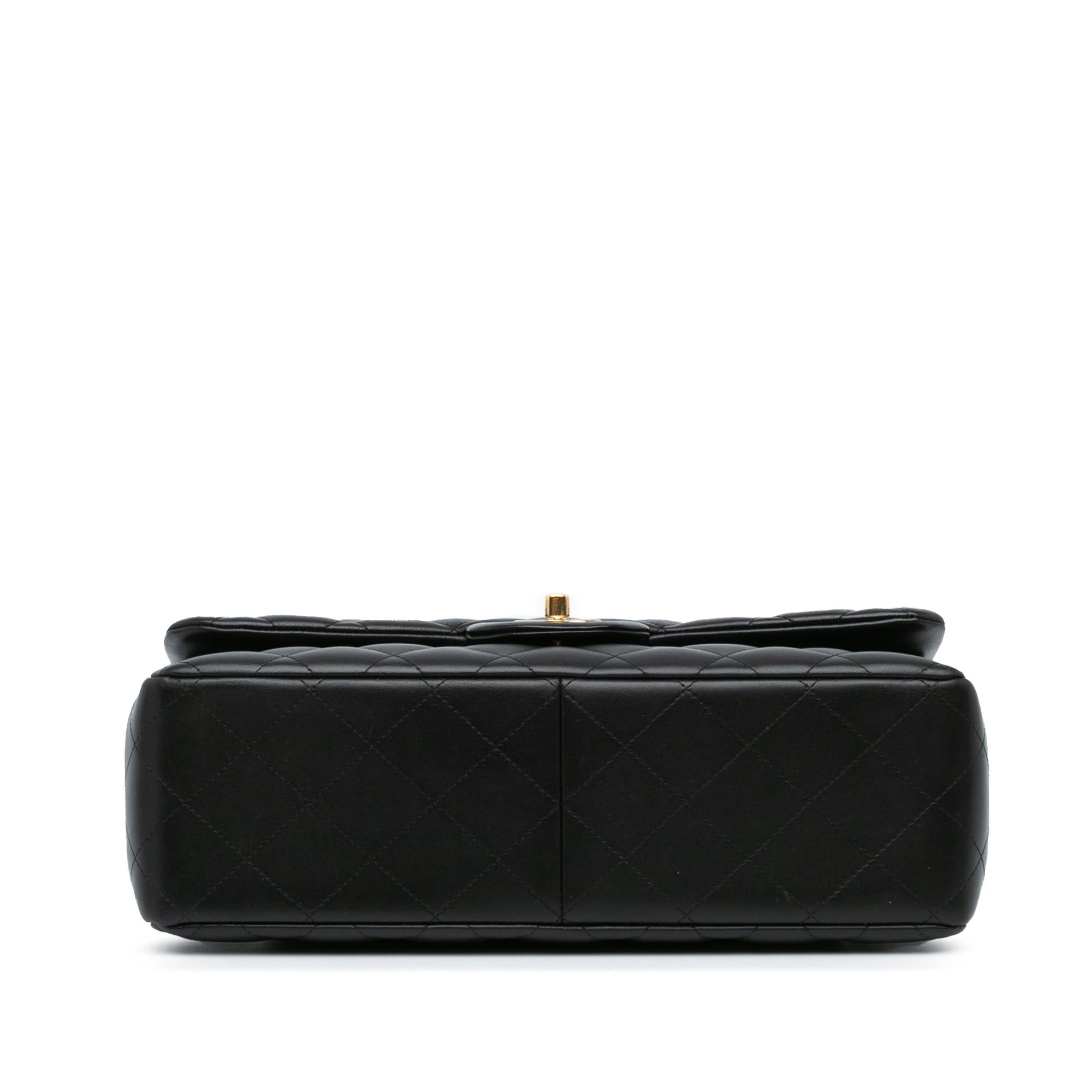 Chanel Jumbo Classic Lambskin Double Flap (SHG-np3lhQ)