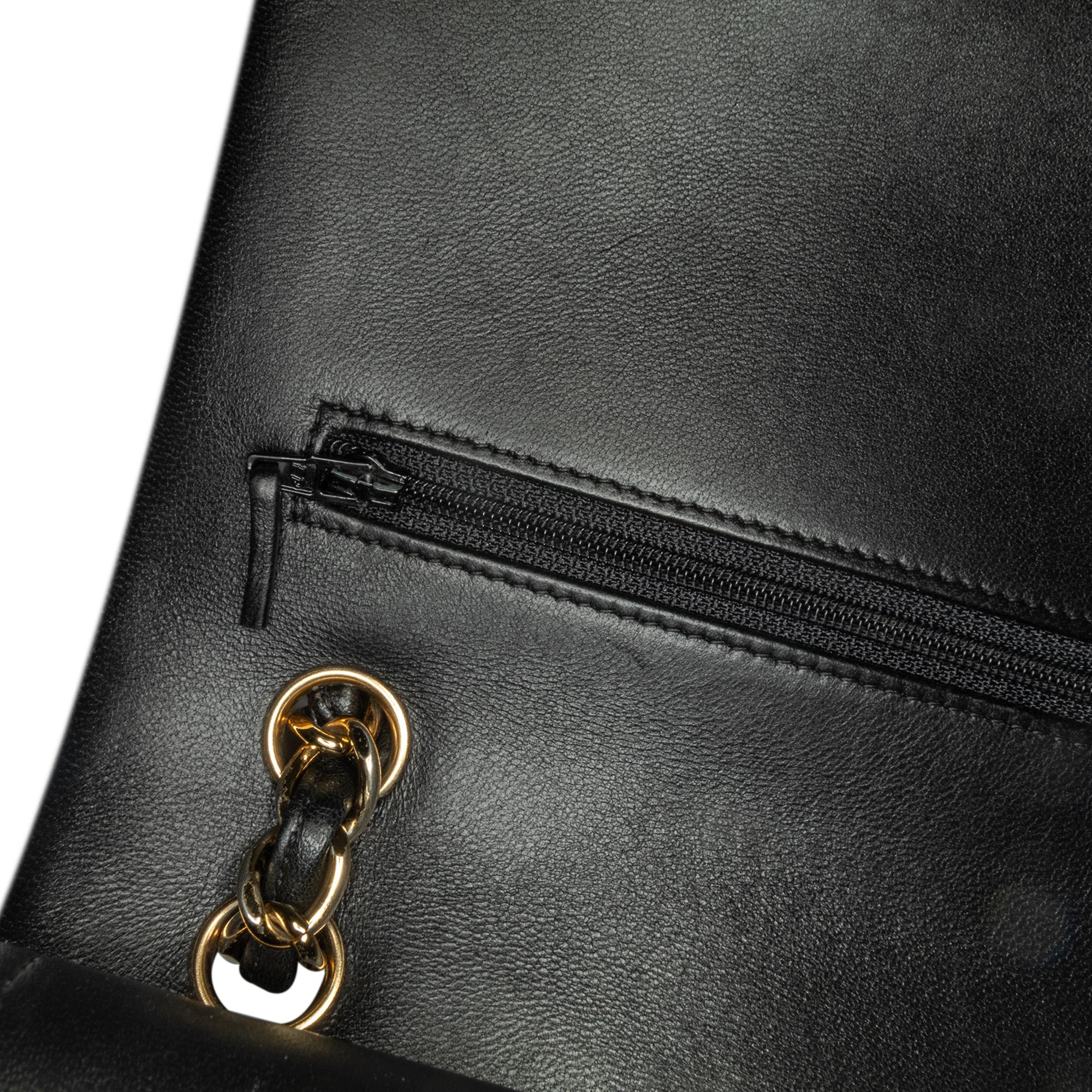 Chanel Jumbo Classic Lambskin Double Flap (SHG-np3lhQ)