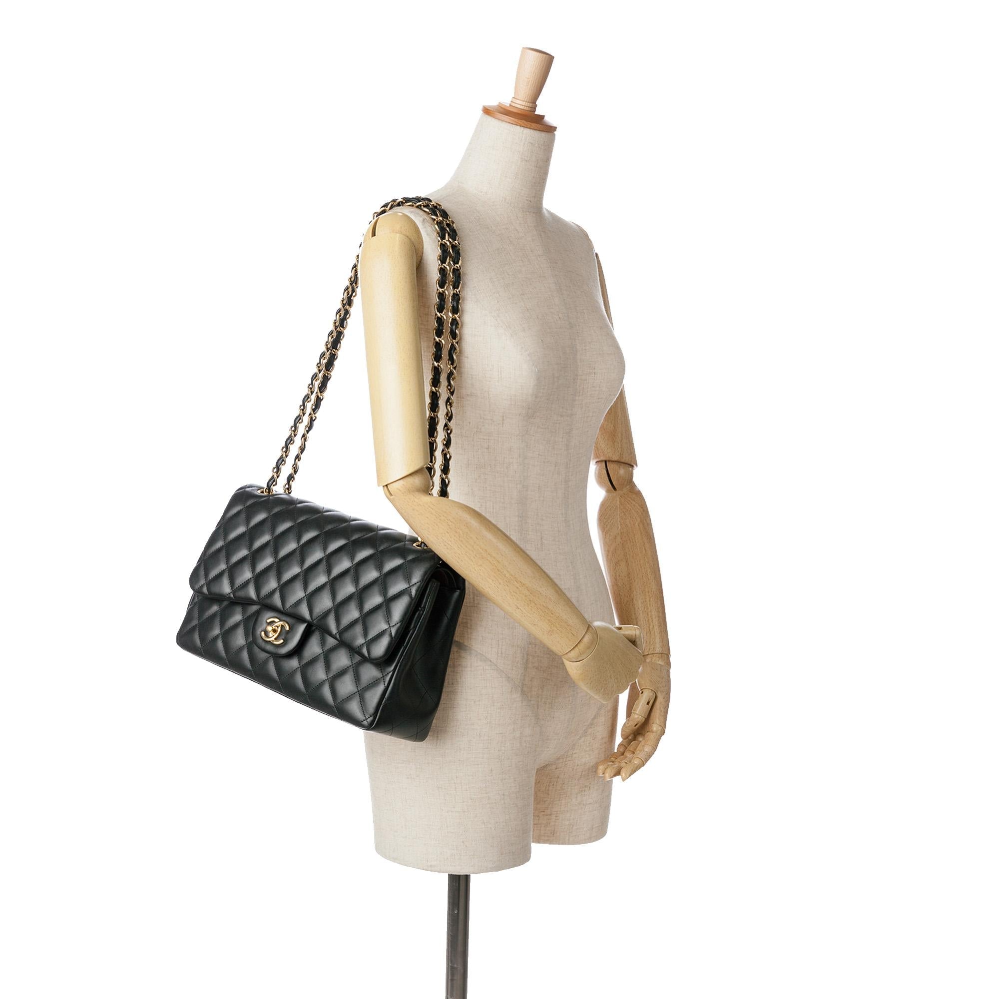 Chanel Jumbo Classic Lambskin Double Flap (SHG-np3lhQ)
