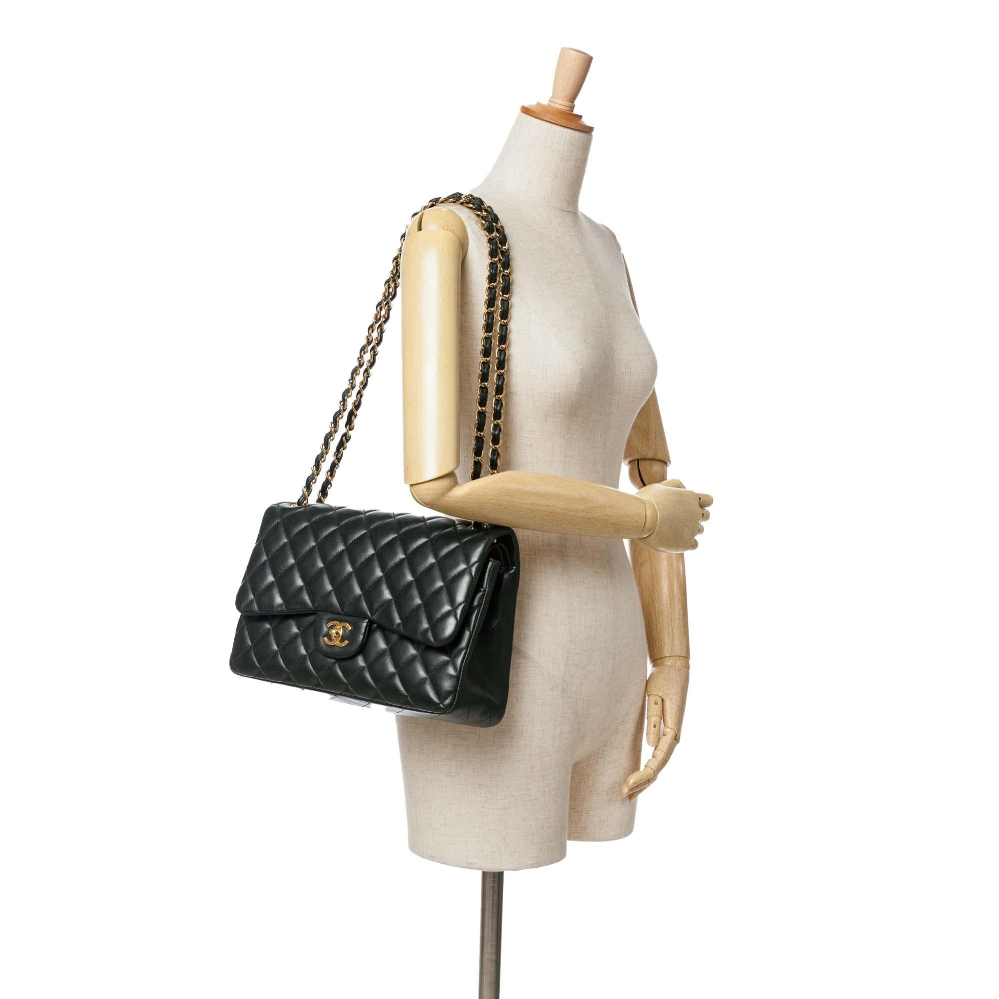 Chanel Jumbo Classic Lambskin Double Flap (SHG-wI9FfE)