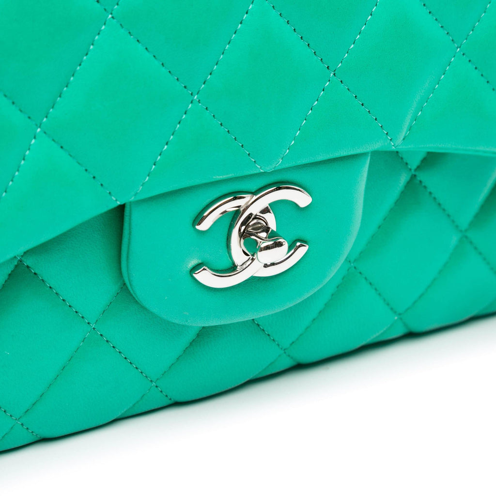 Chanel Jumbo Classic Lambskin Double Flap (SHG-FsYojS)