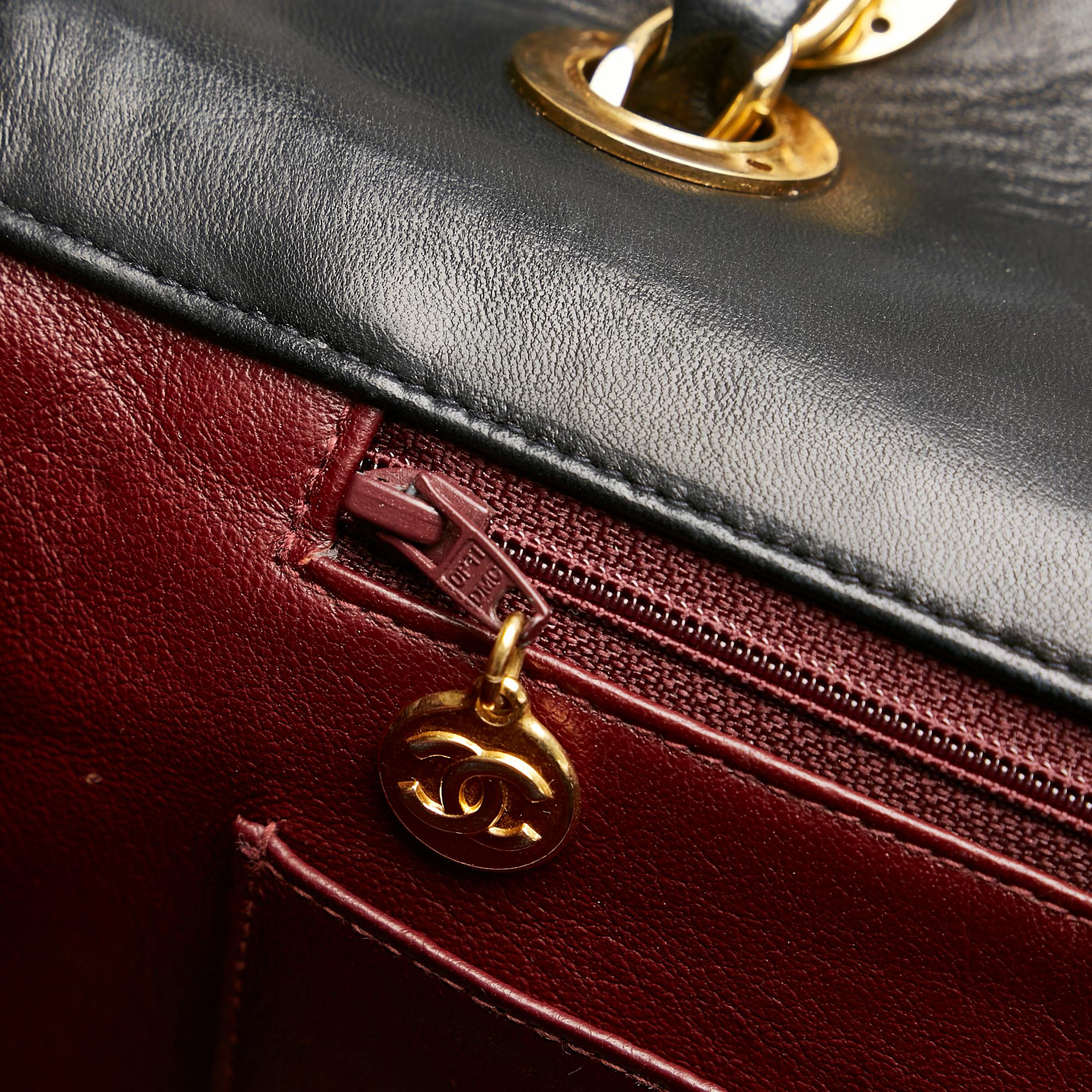 Chanel Jumbo Classic Lambskin Maxi Single Flap Bag (SHG-eYSHRc)