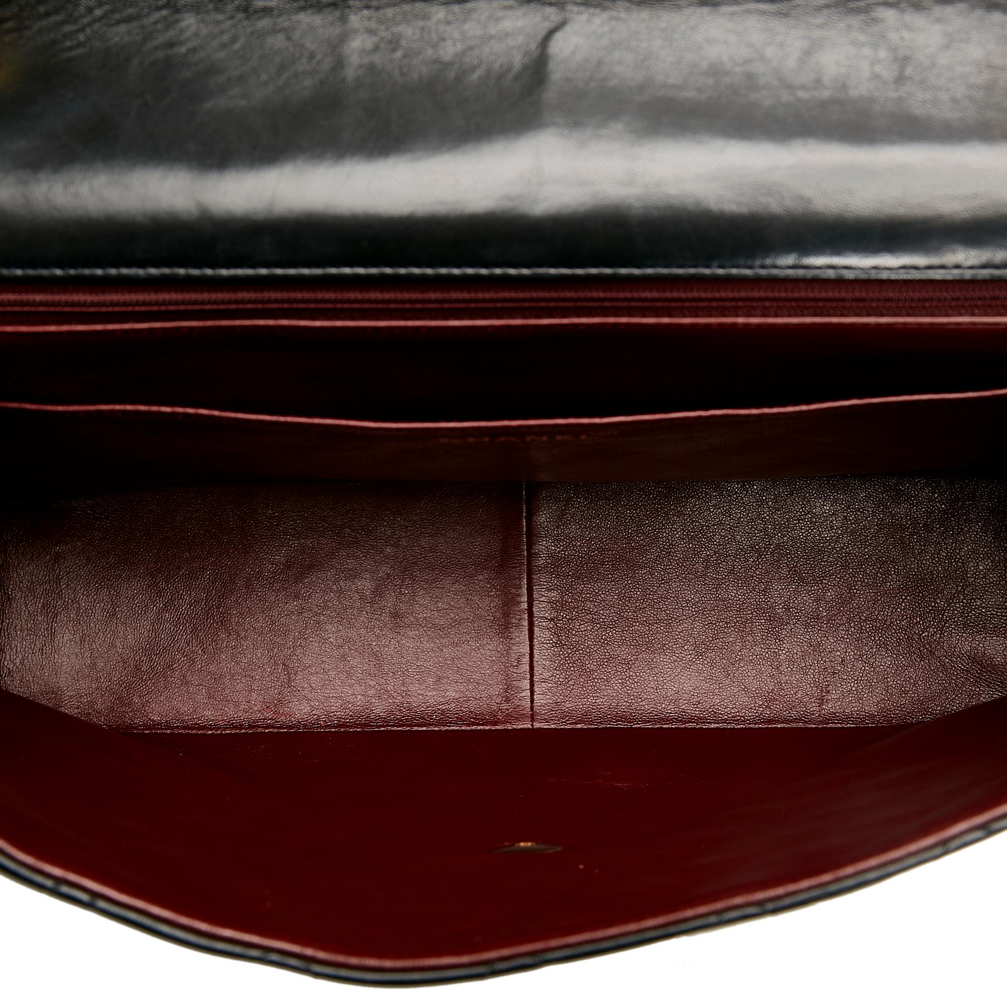 Chanel Jumbo Classic Lambskin Maxi Single Flap Bag (SHG-eYSHRc)
