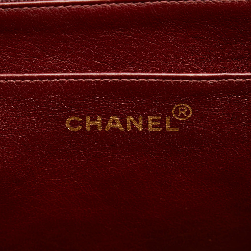 Chanel Jumbo Classic Lambskin Maxi Single Flap Bag (SHG-eYSHRc)