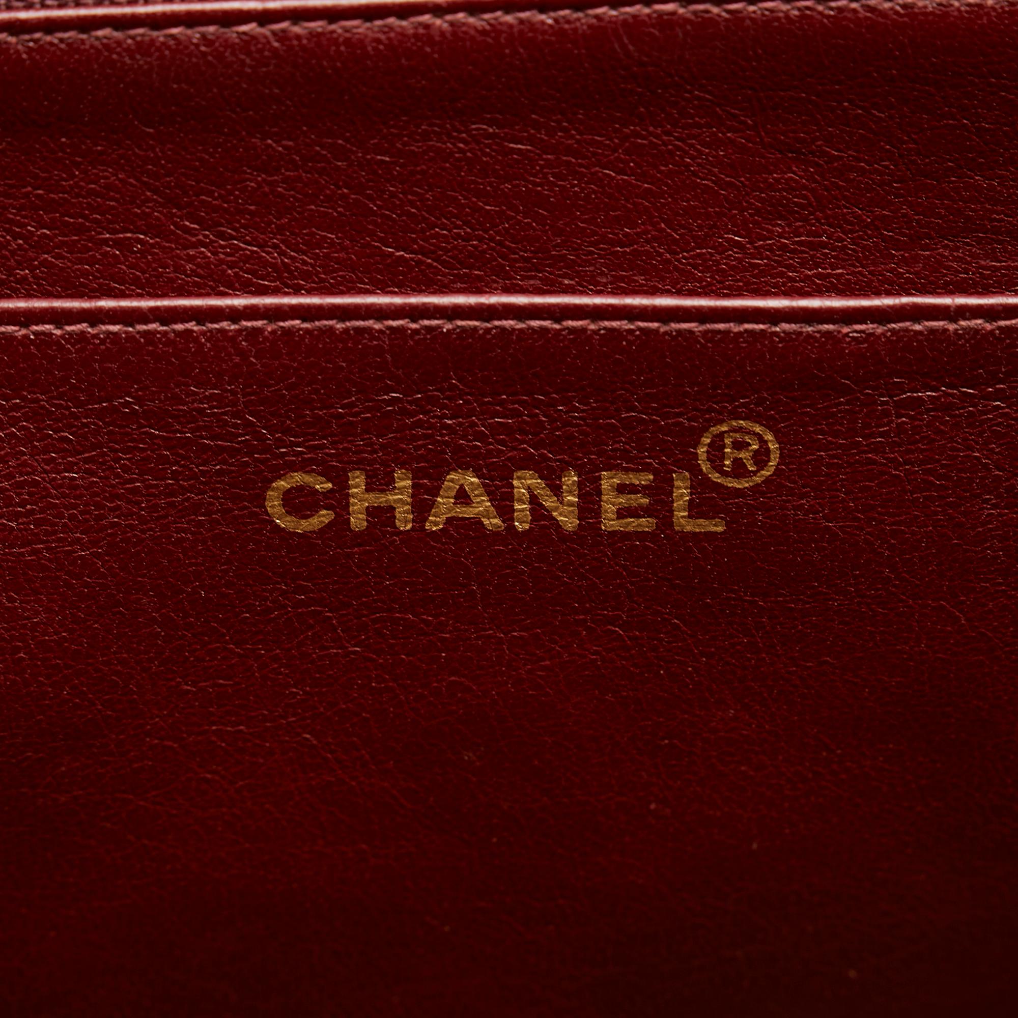 Chanel Jumbo Classic Lambskin Maxi Single Flap Bag (SHG-eYSHRc)