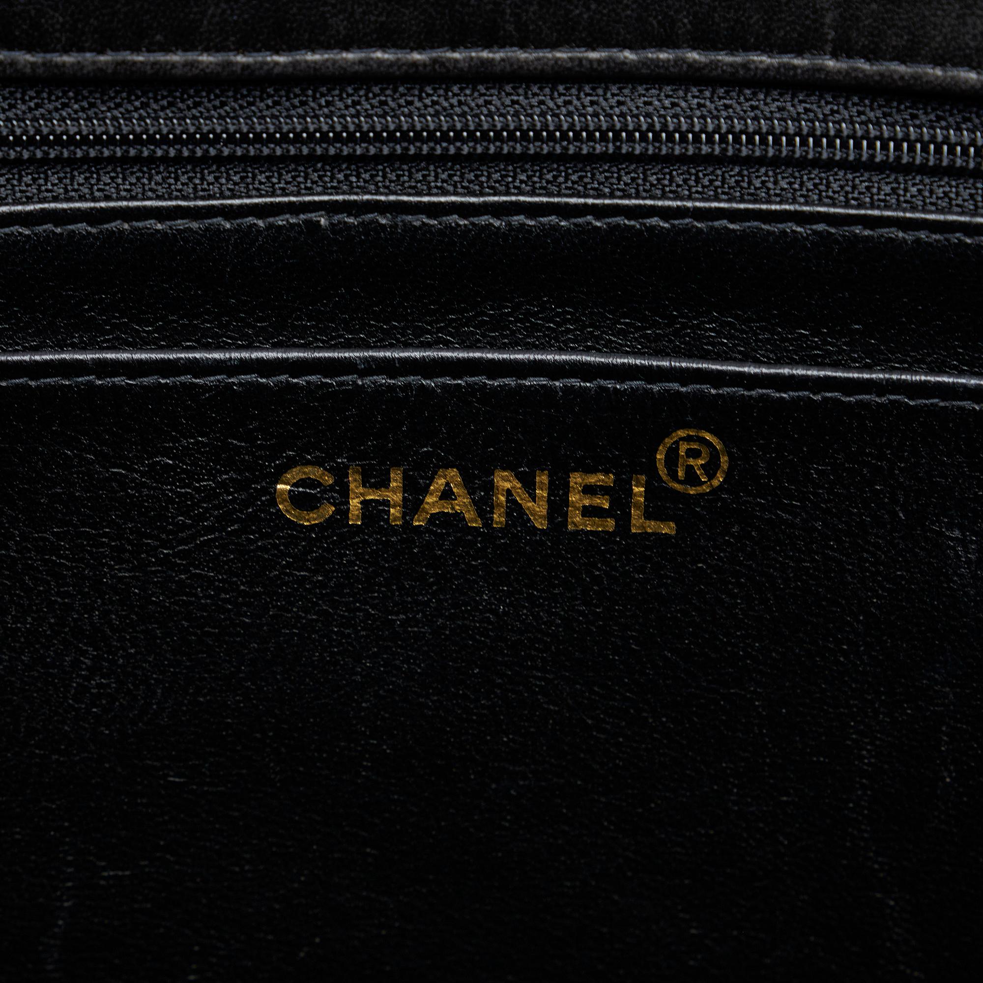 Chanel Jumbo Classic Lambskin Maxi Single Flap (SHG-HjHlER)