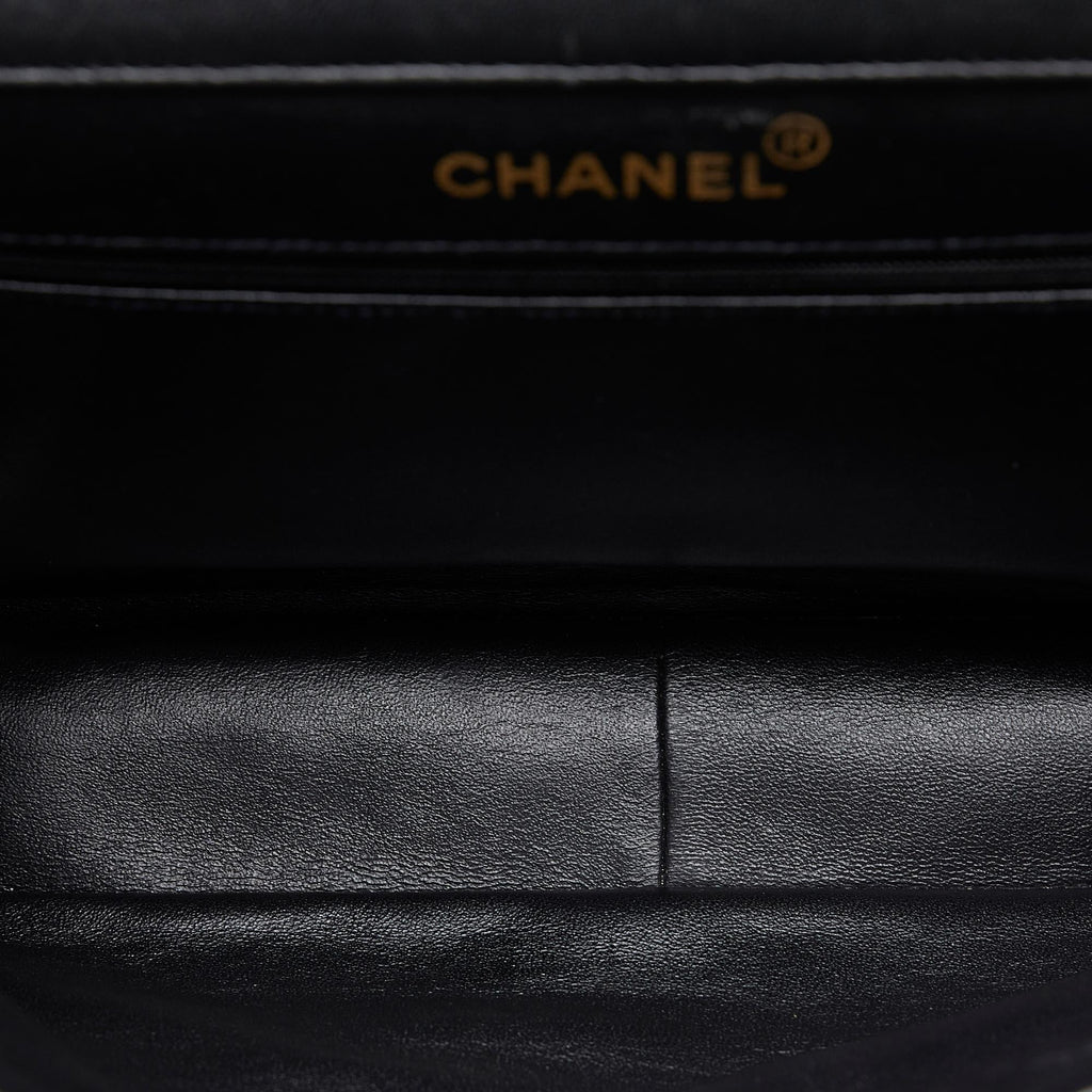 Chanel Jumbo Classic Lambskin Single Flap Bag (SHG-zQZOuM)