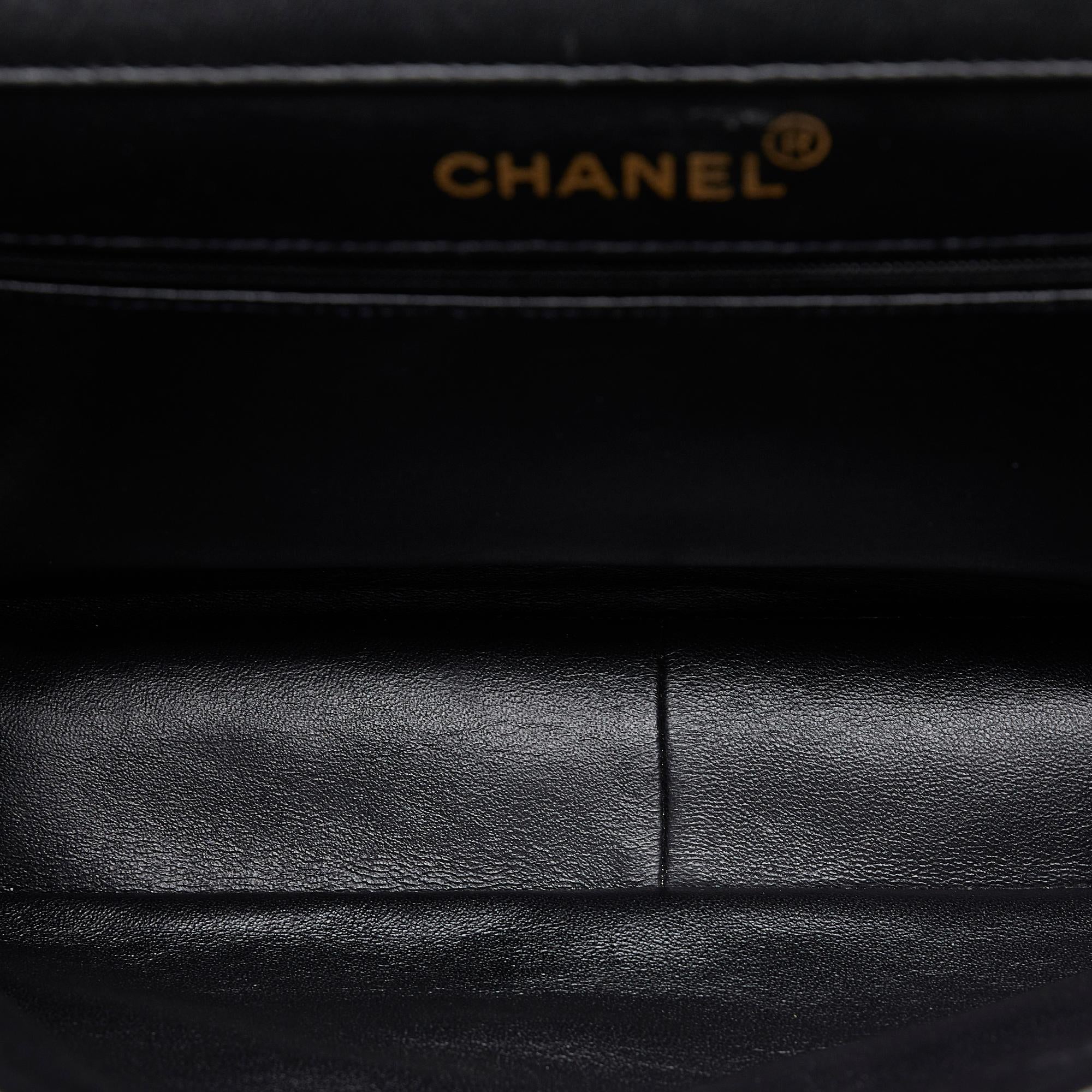 Chanel Jumbo Classic Lambskin Single Flap Bag (SHG-zQZOuM)