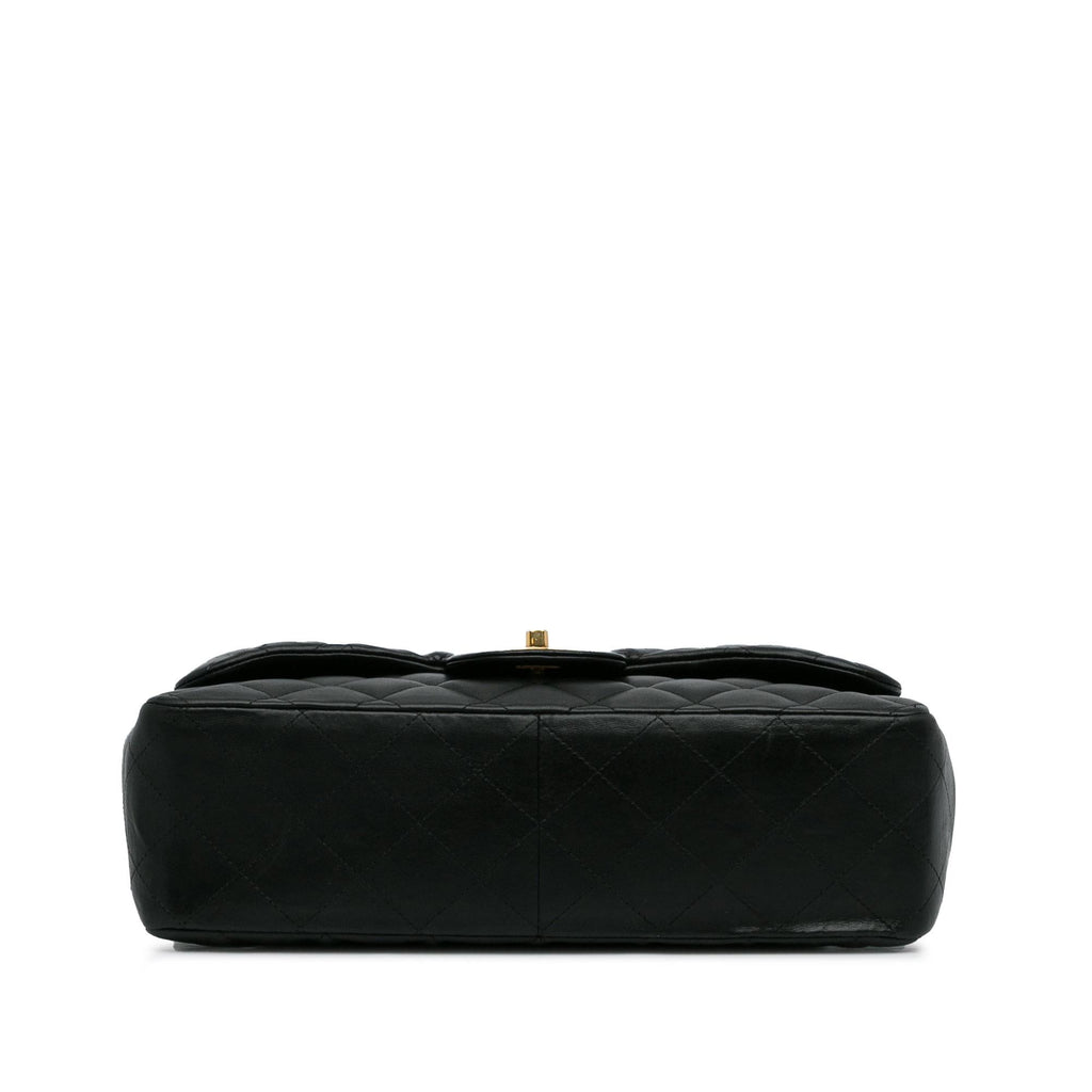 Chanel Jumbo Classic Lambskin Single Flap Bag (SHG-9yqInb)