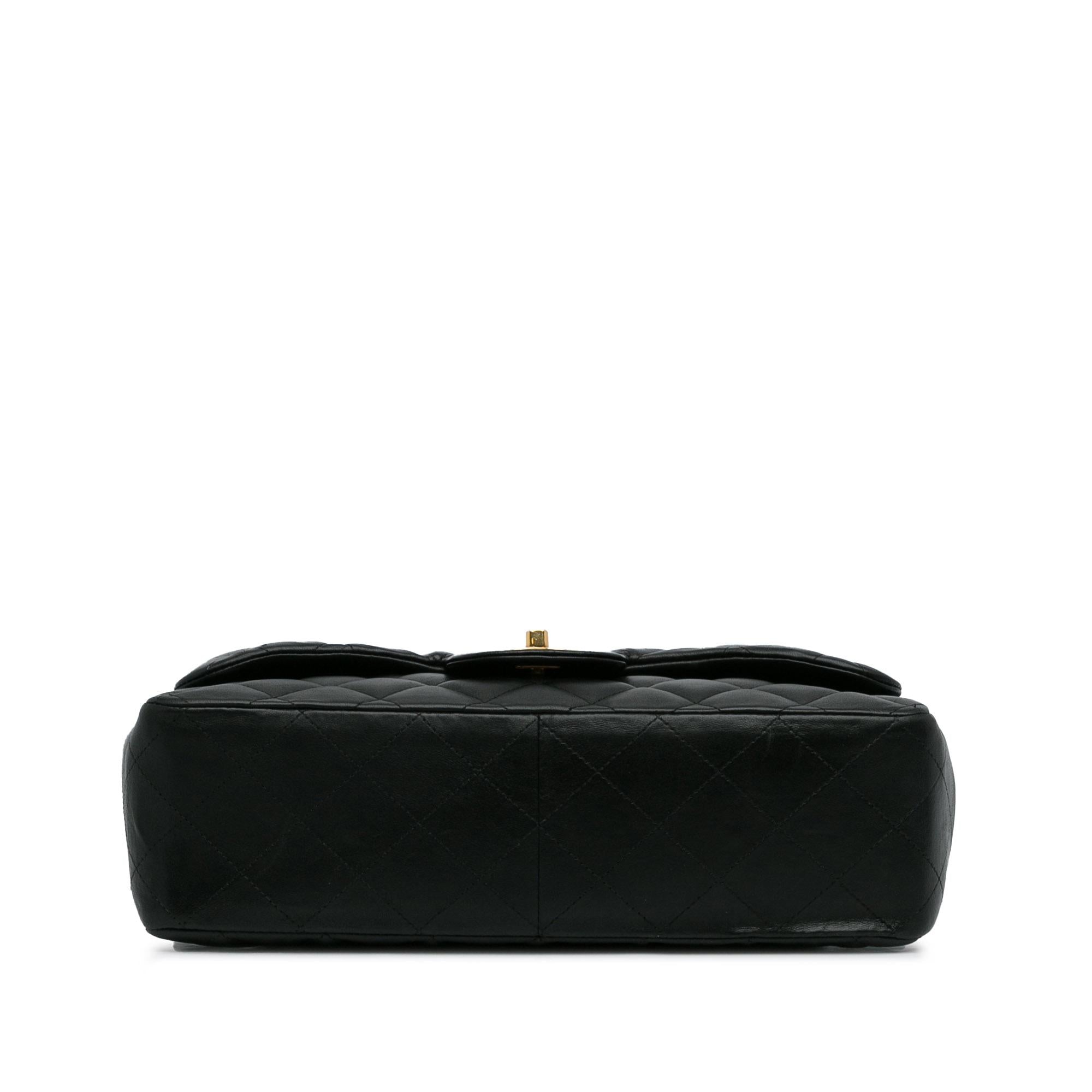 Chanel Jumbo Classic Lambskin Single Flap Bag (SHG-9yqInb)