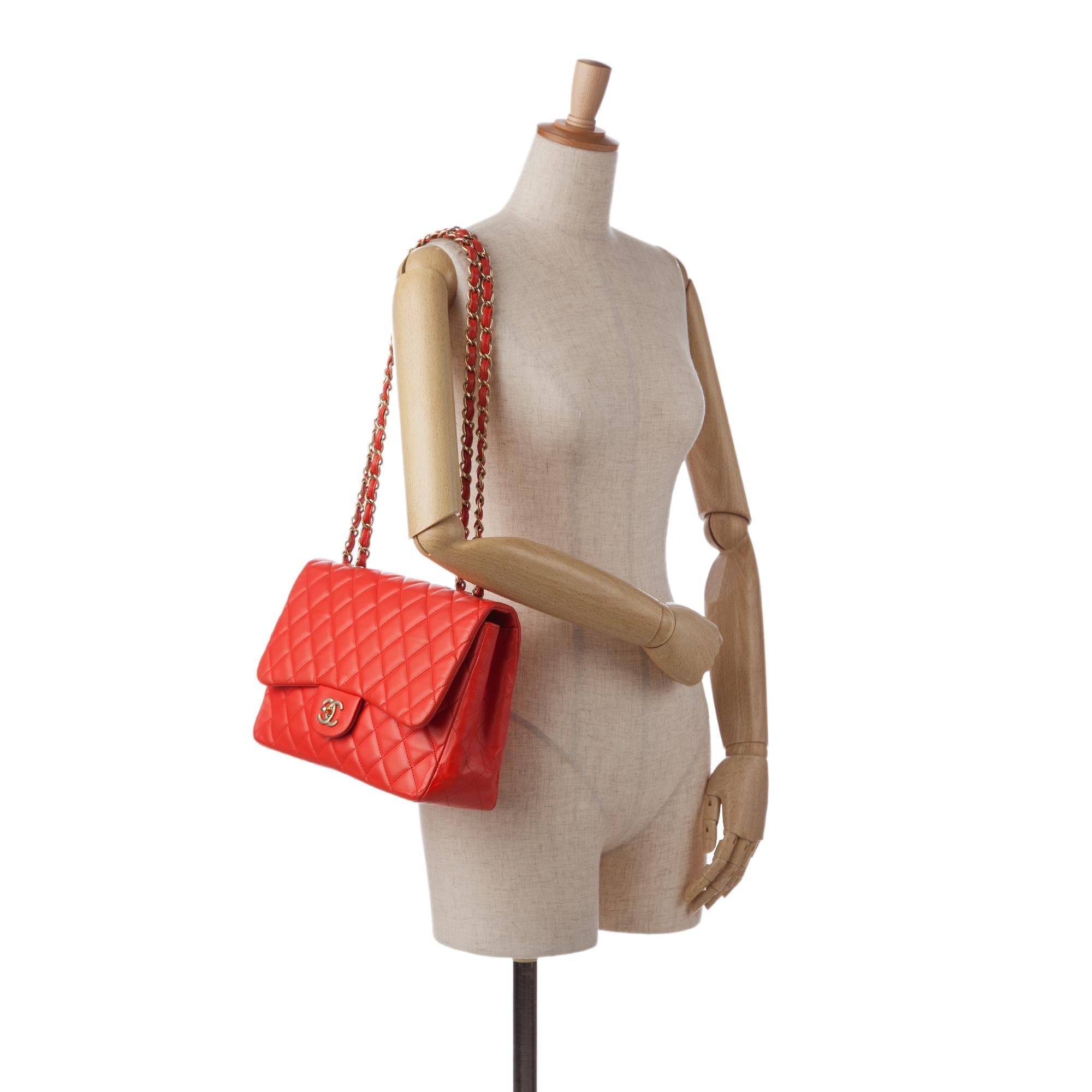 Chanel Jumbo Classic Lambskin Single Flap (SHG-27ChwA)