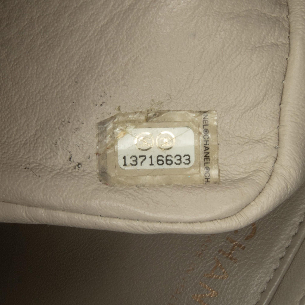 Chanel Jumbo Classic Lambskin Single Flap (SHG-RAwy5g)