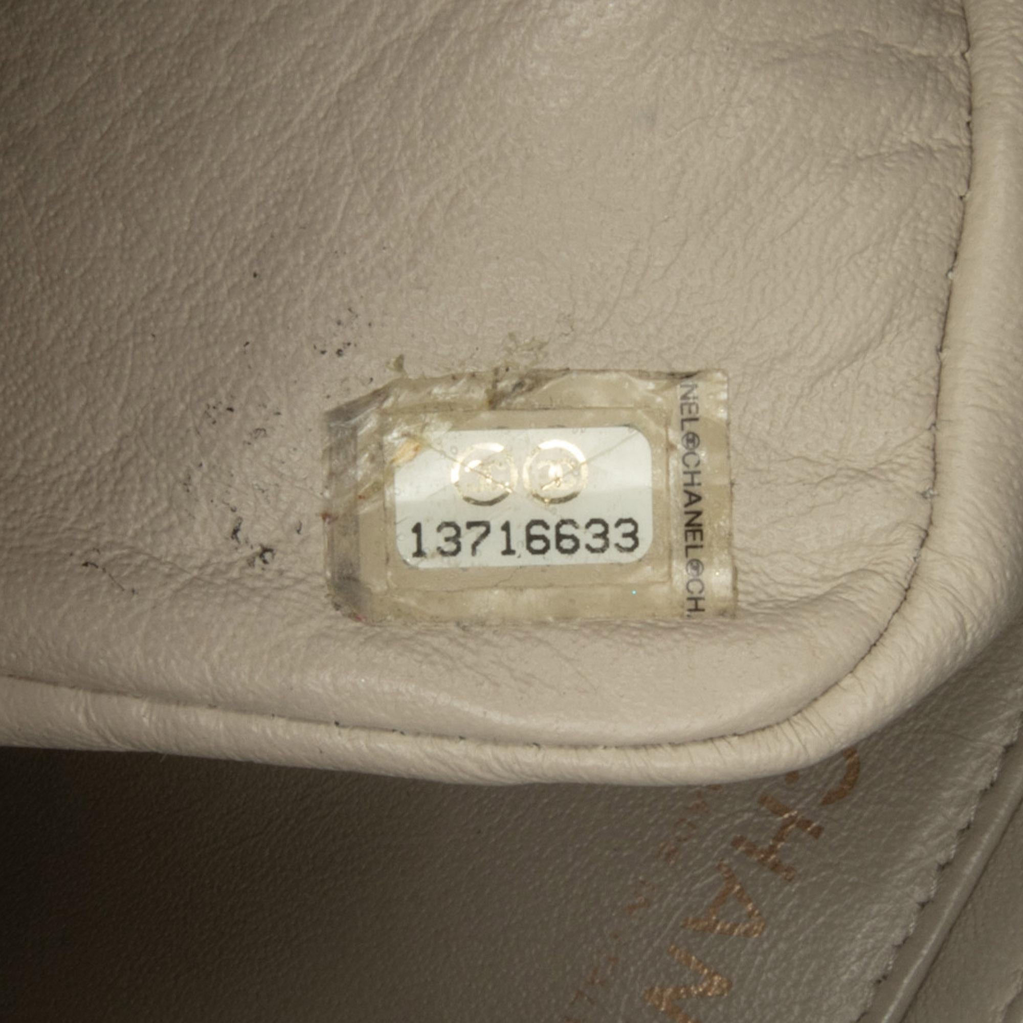 Chanel Jumbo Classic Lambskin Single Flap (SHG-RAwy5g)