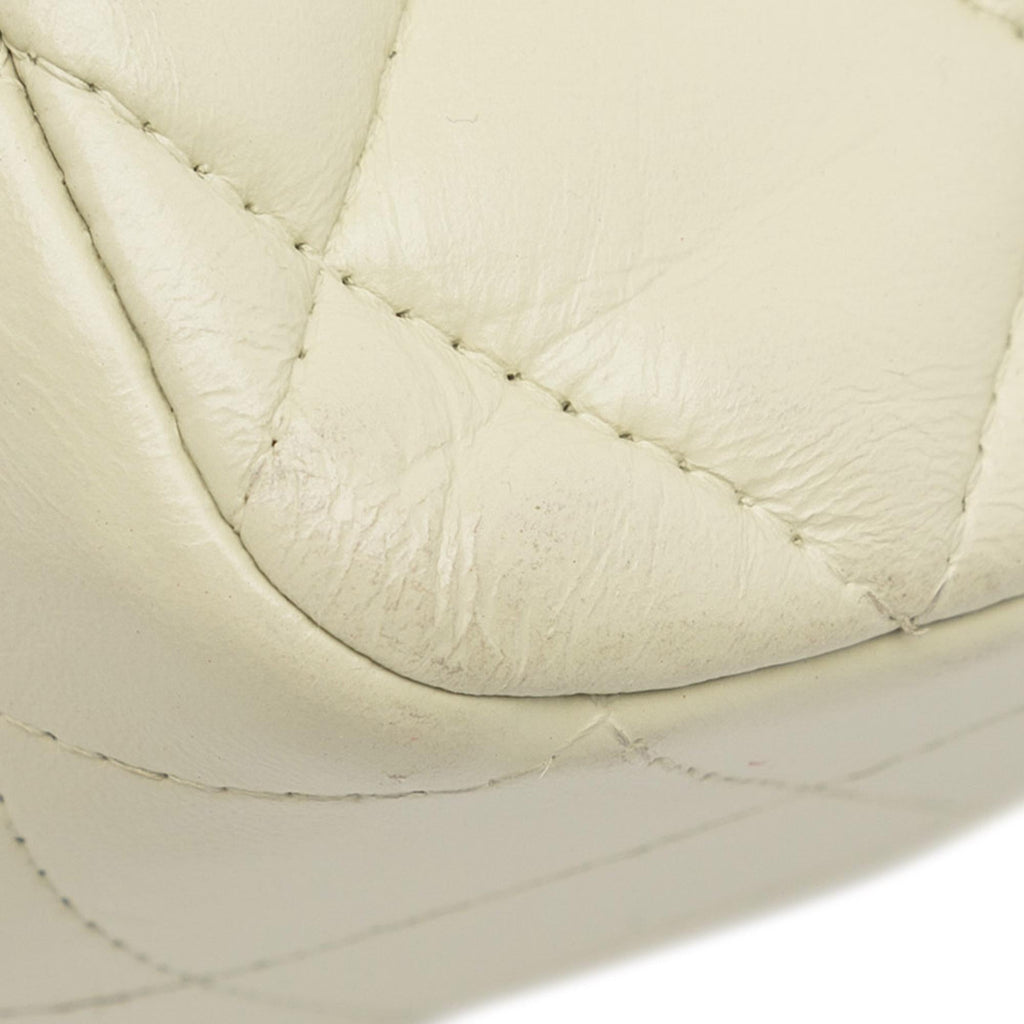 Chanel Jumbo Classic Lambskin Single Flap (SHG-RAwy5g)