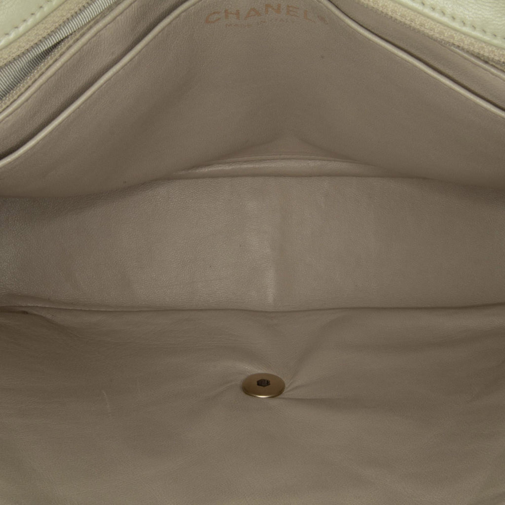 Chanel Jumbo Classic Lambskin Single Flap (SHG-RAwy5g)