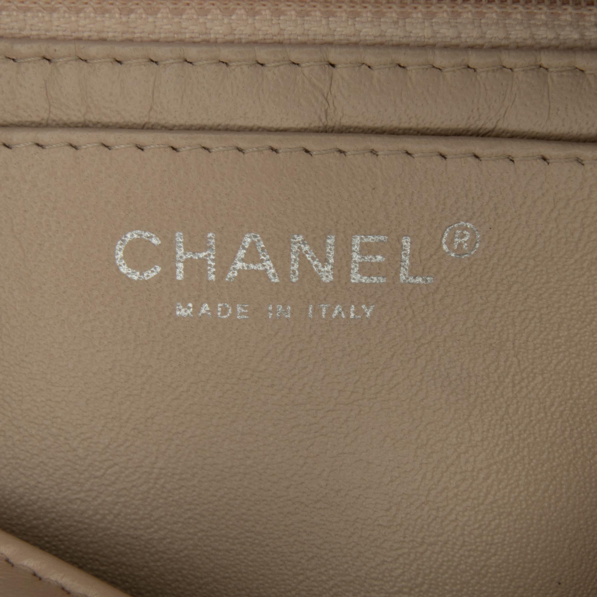 Chanel Jumbo Classic Lambskin Single Flap (SHG-gKWzLM)