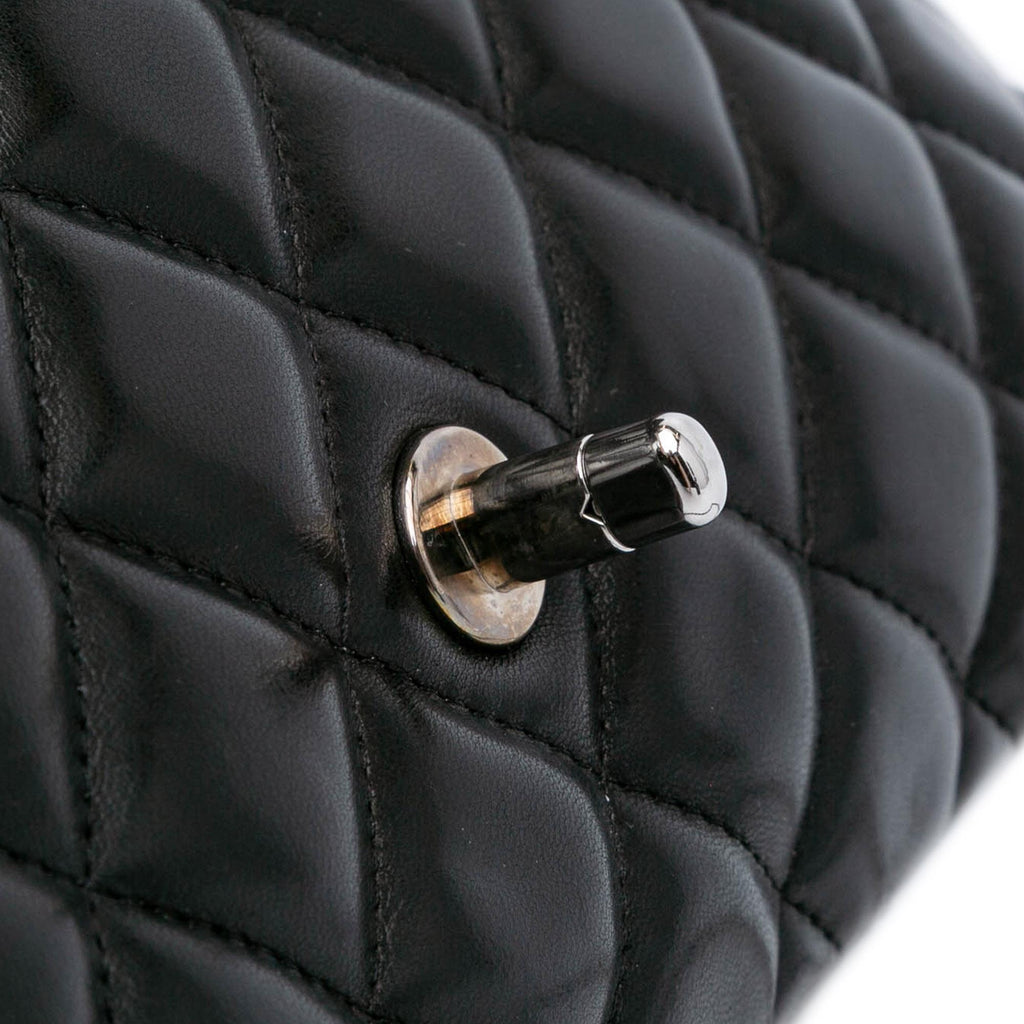 Chanel Jumbo Classic Lambskin Single Flap
