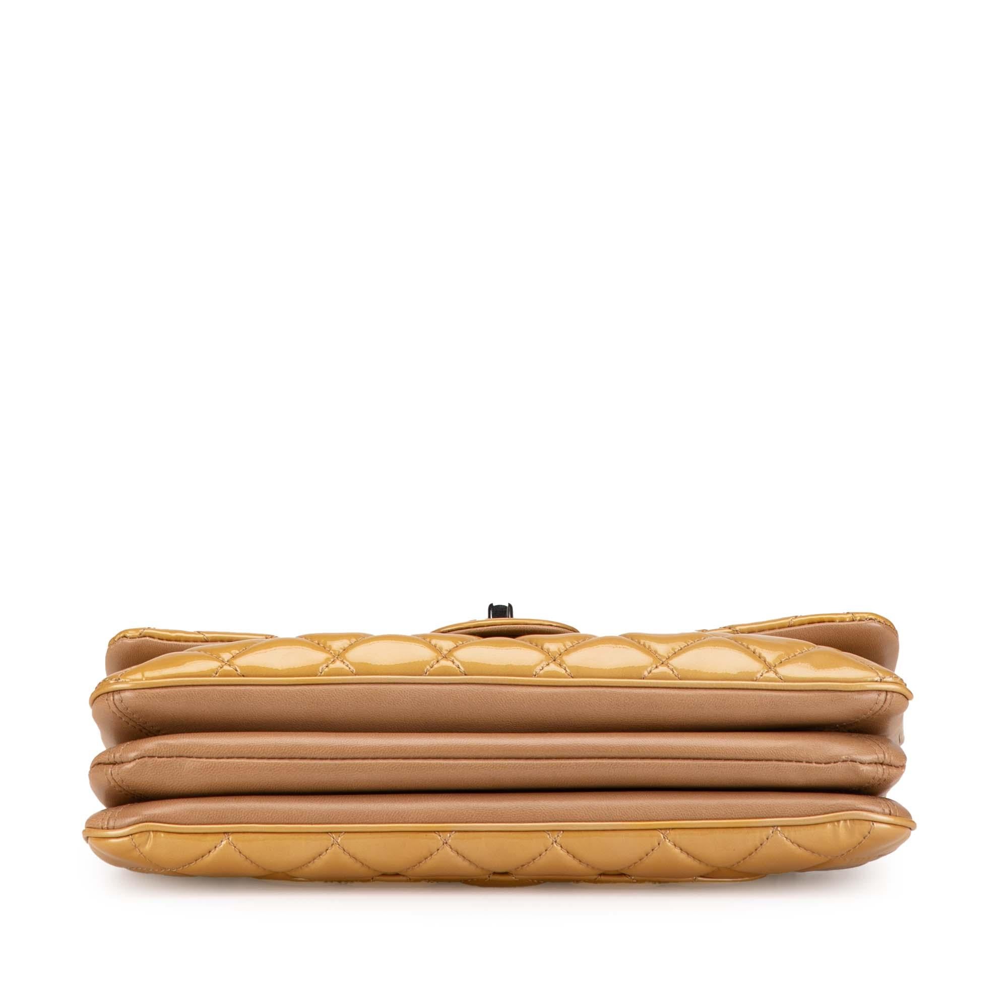 Chanel Jumbo Classic Patent 3 Compartment Flap (SHG-YA4Qjj)