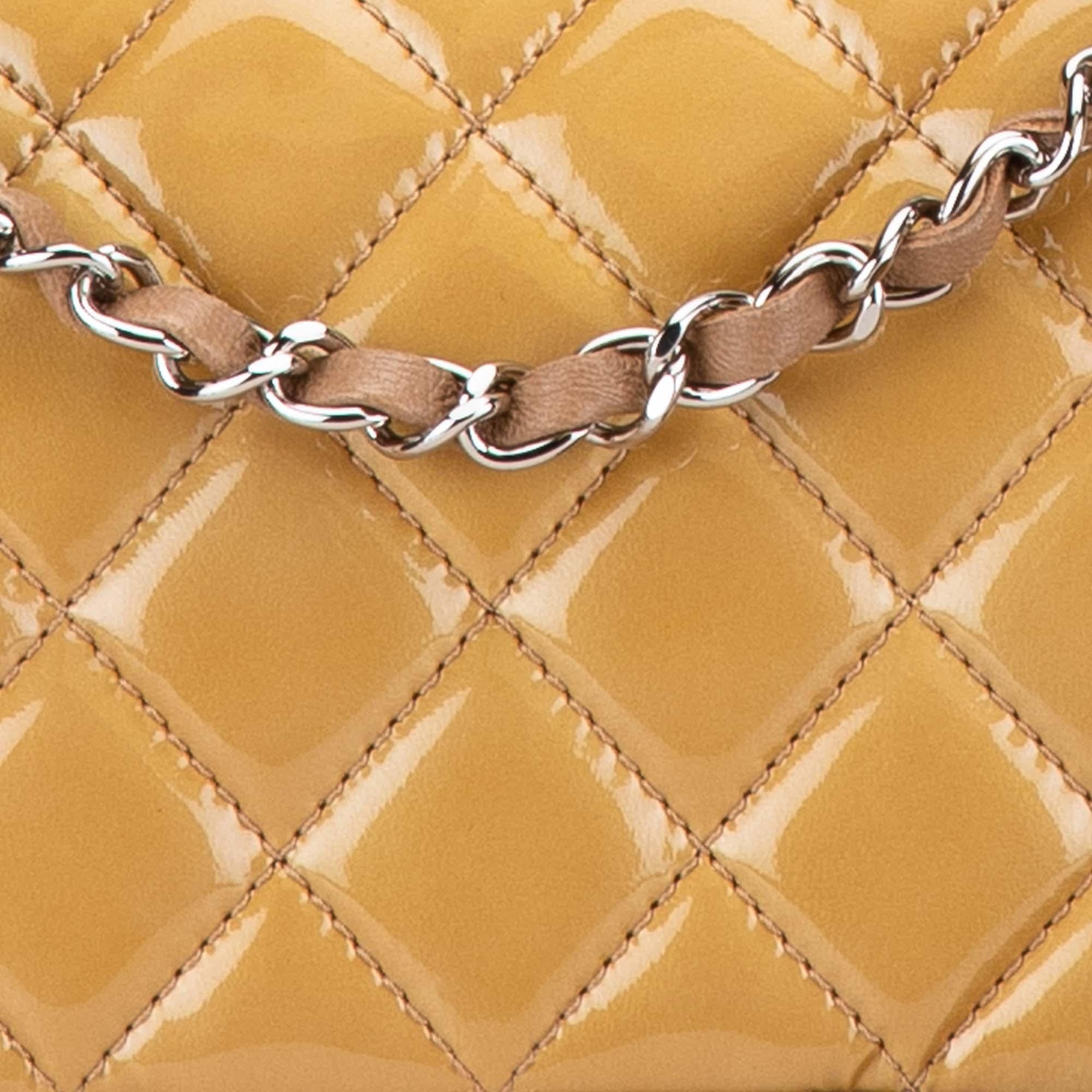 Chanel Jumbo Classic Patent 3 Compartment Flap (SHG-YA4Qjj)