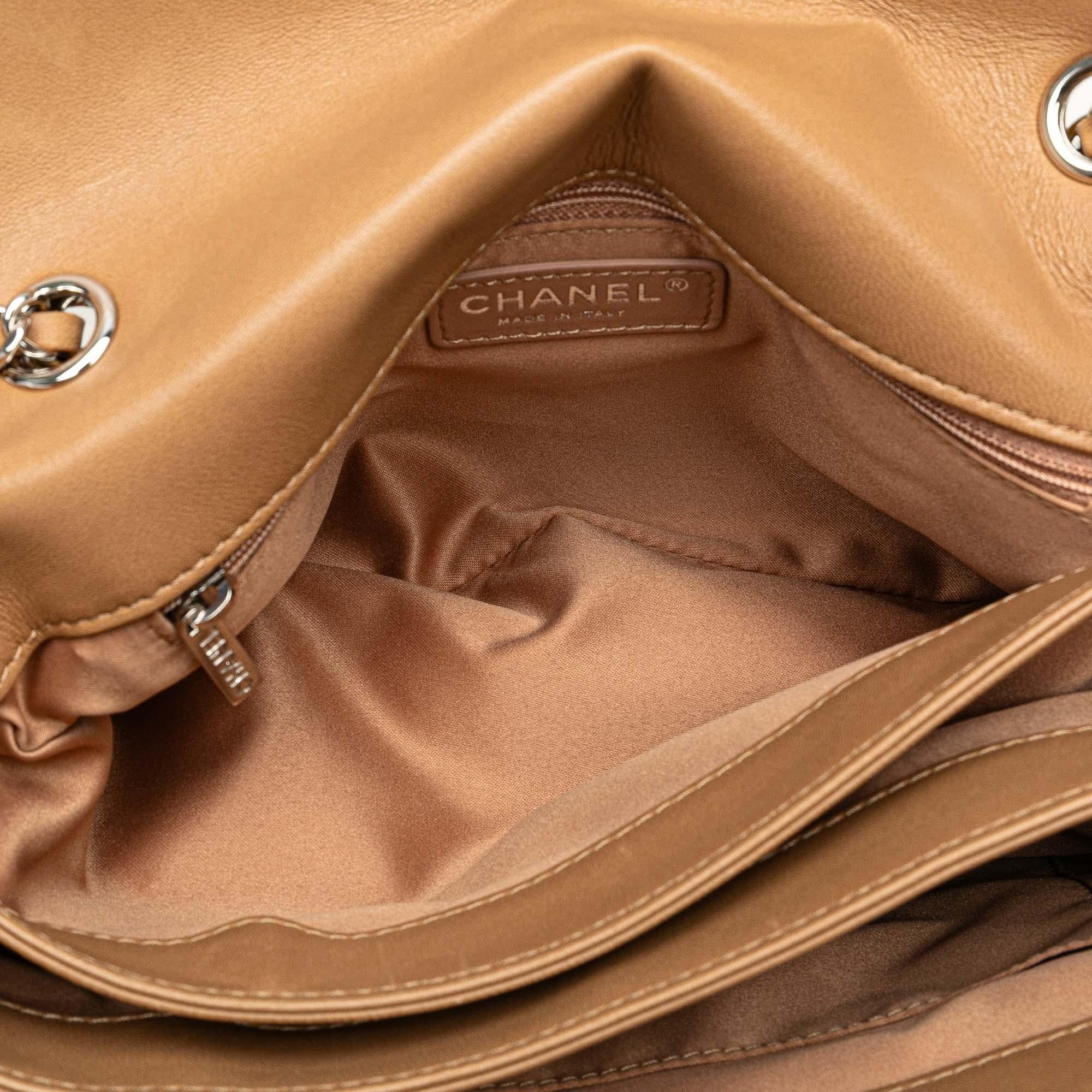 Chanel Jumbo Classic Patent 3 Compartment Flap (SHG-YA4Qjj)