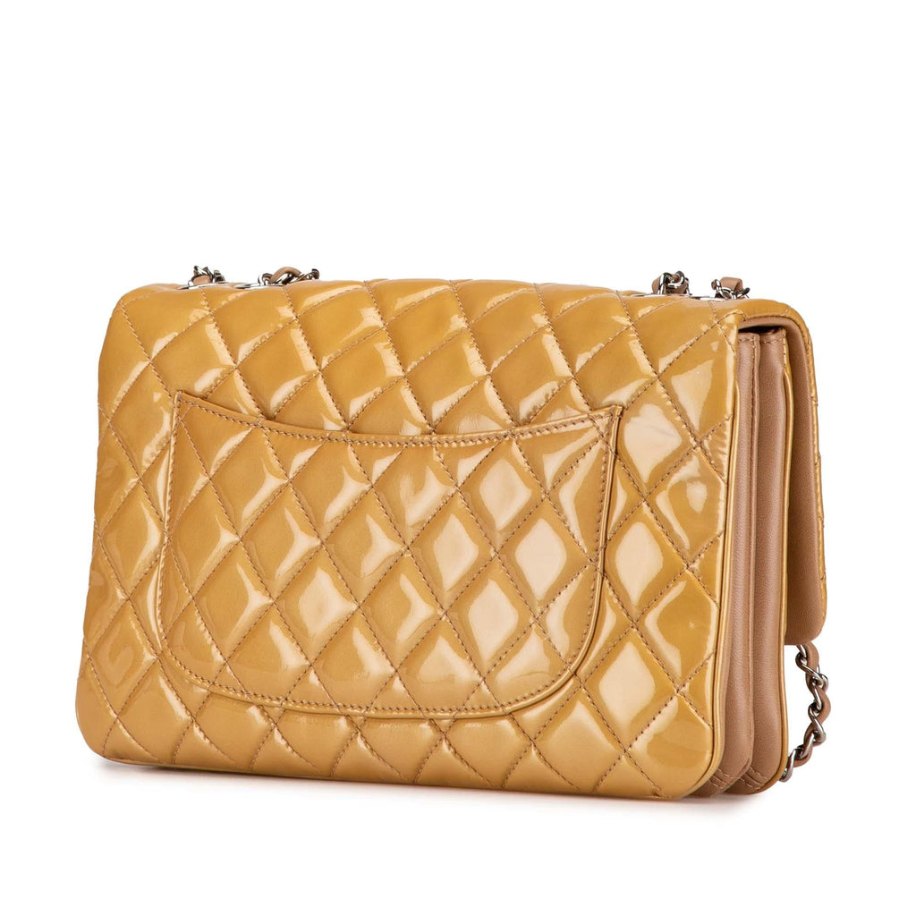 Chanel Jumbo Classic Patent 3 Compartment Flap (SHG-YA4Qjj)