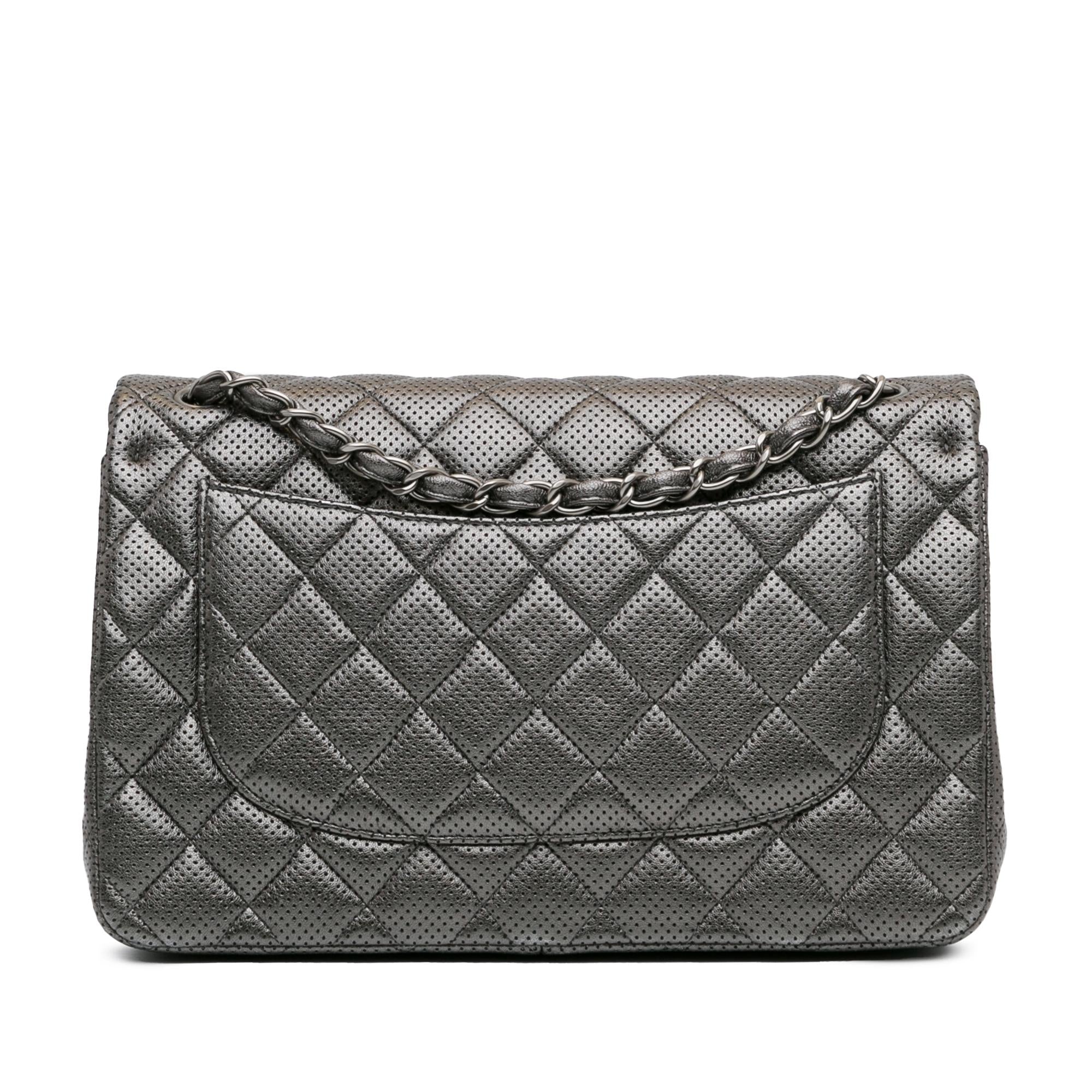 Chanel Jumbo Classic Perforated Lambskin Double Flap (SHG-YJkM4S)
