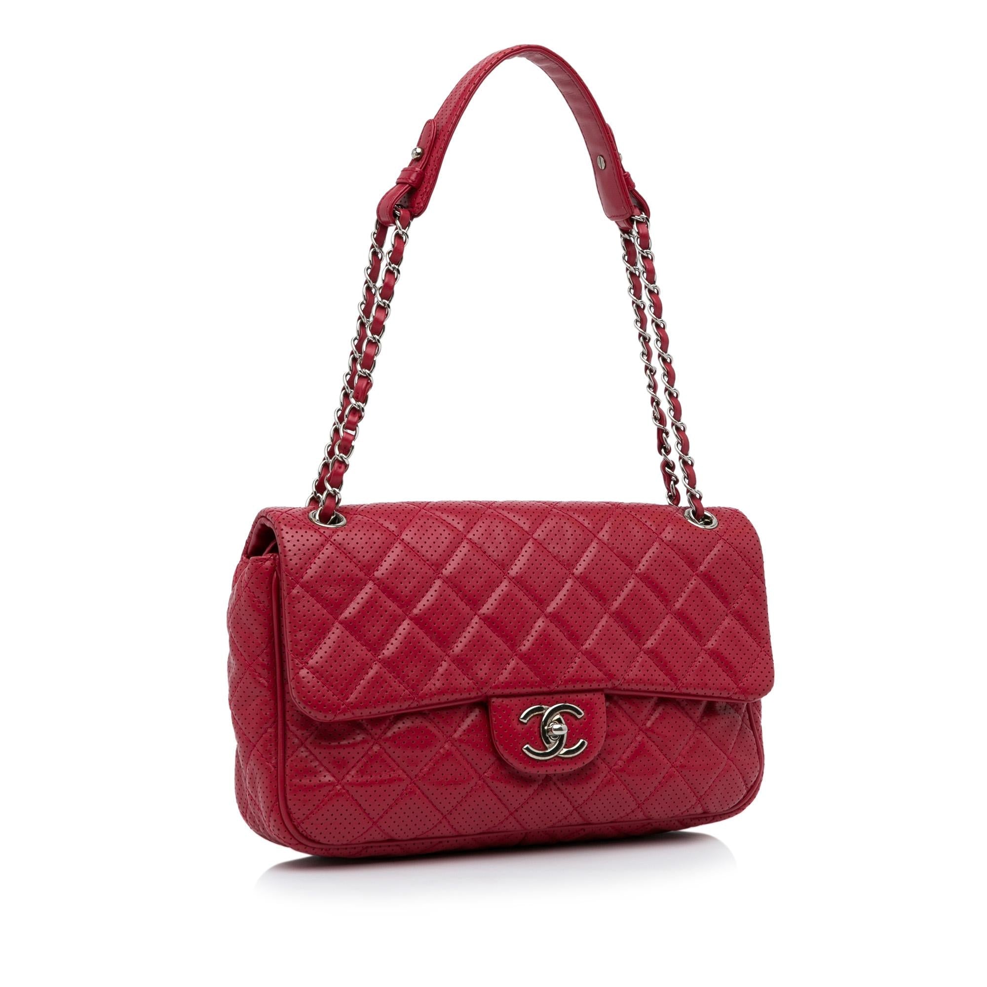 Chanel Jumbo Classic Perforated Lambskin Single Flap (SHG-nXRiI3)