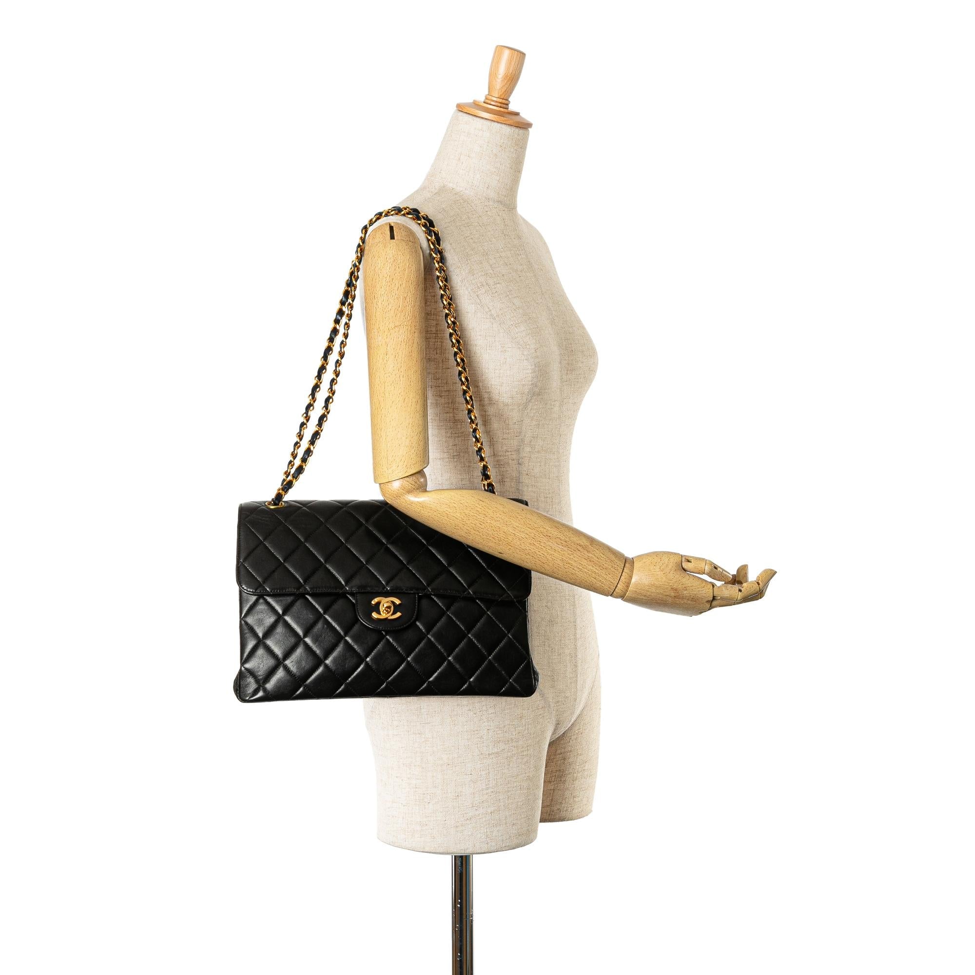 Chanel Jumbo Lambskin Double Sided Flap (SHG-DFQlNW)