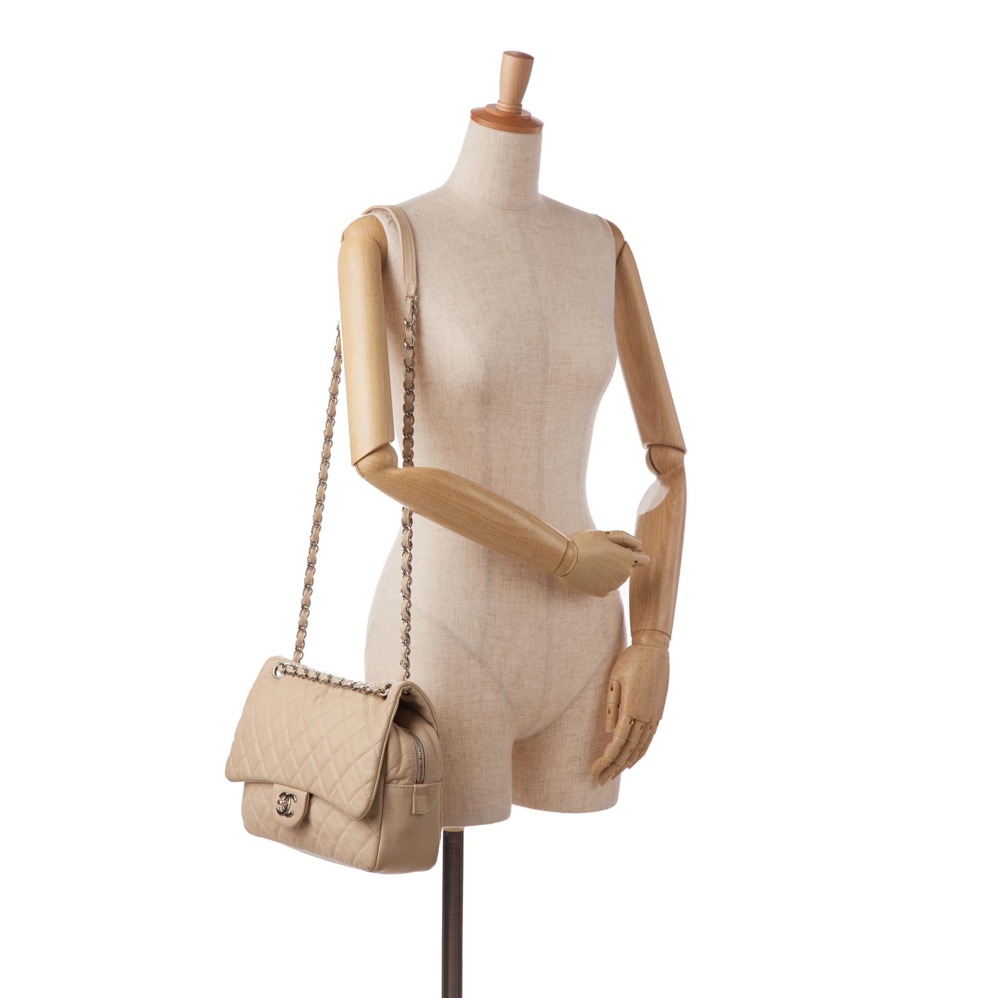 Chanel Jumbo Quilted Caviar Easy Flap Bag (SHG-W56d2b)