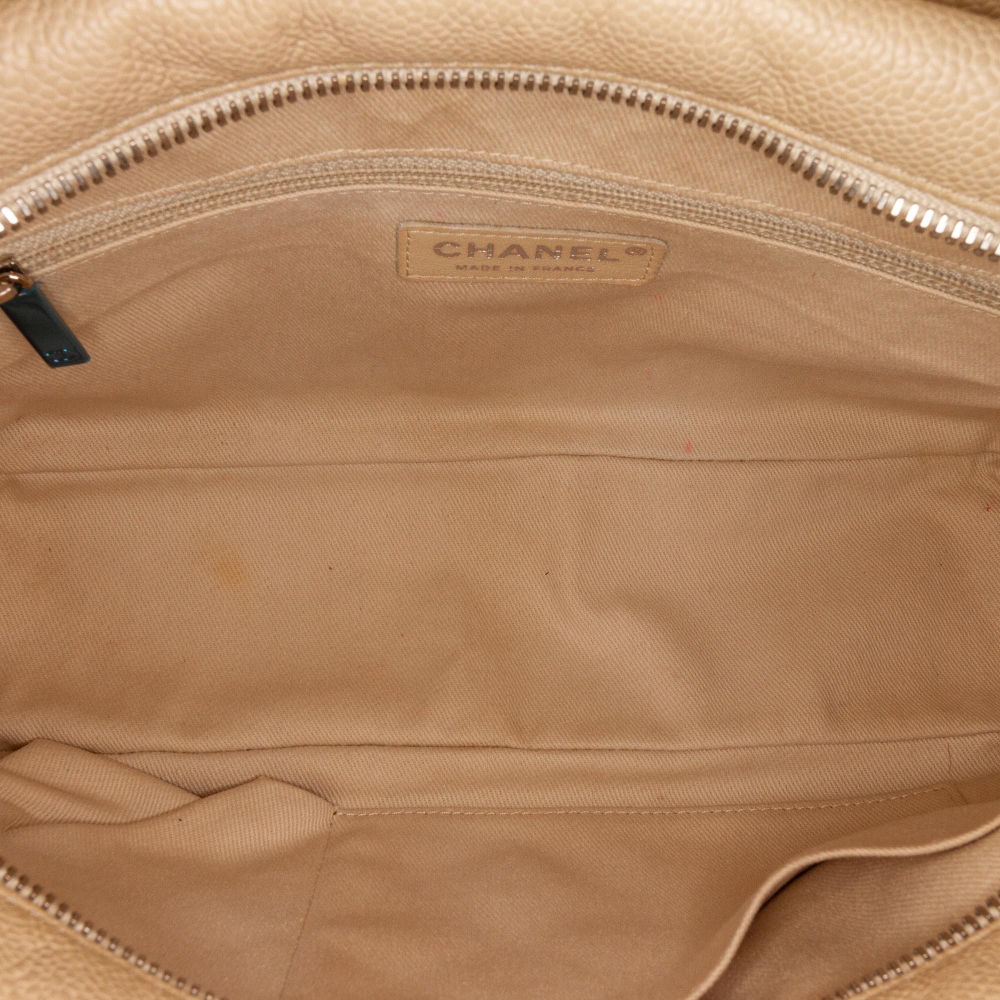 Chanel Jumbo Quilted Caviar Easy Flap Bag (SHG-W56d2b)