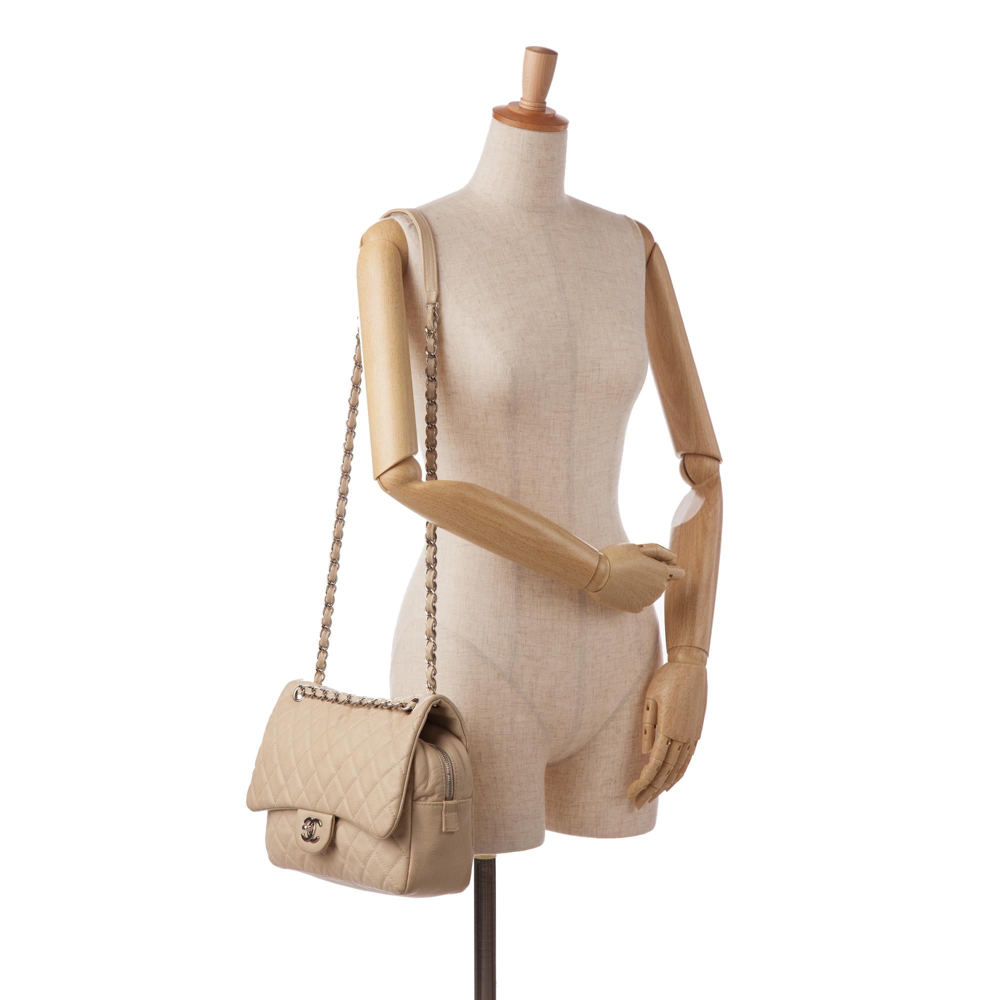 Chanel Jumbo Quilted Caviar Easy Flap Bag (SHG-W56d2b)