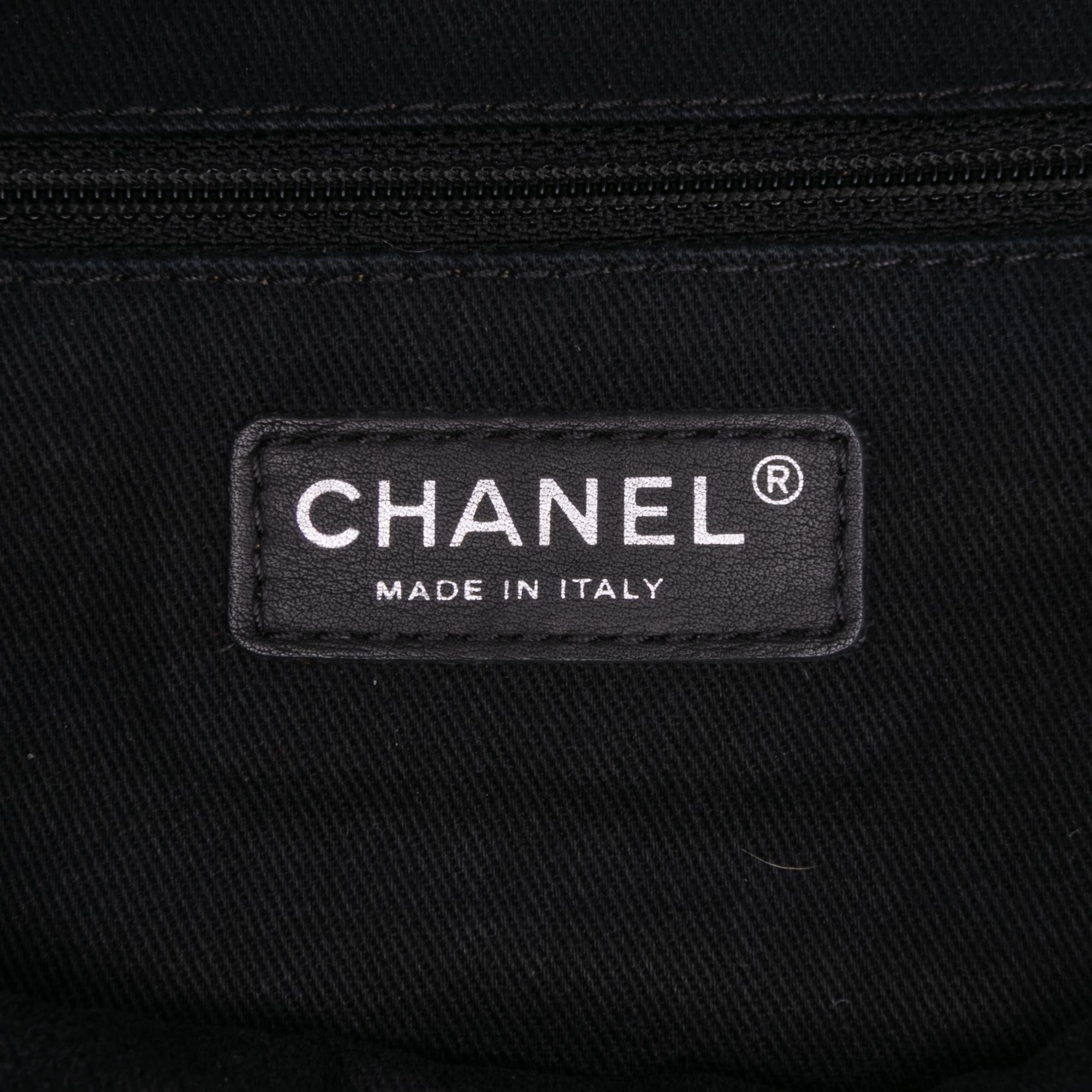 Chanel Jumbo Quilted Iridescent Caviar Easy Flap