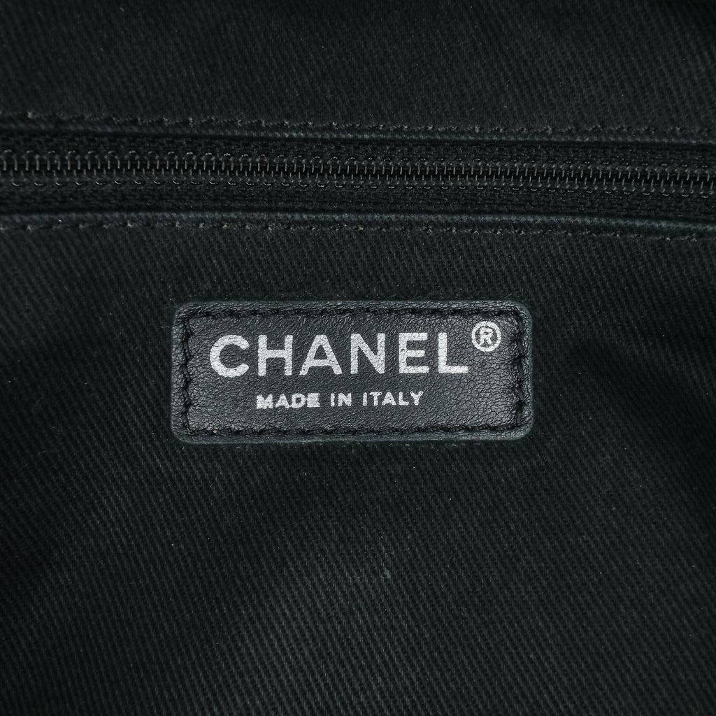 Chanel Jumbo Quilted Iridescent Caviar Easy Flap