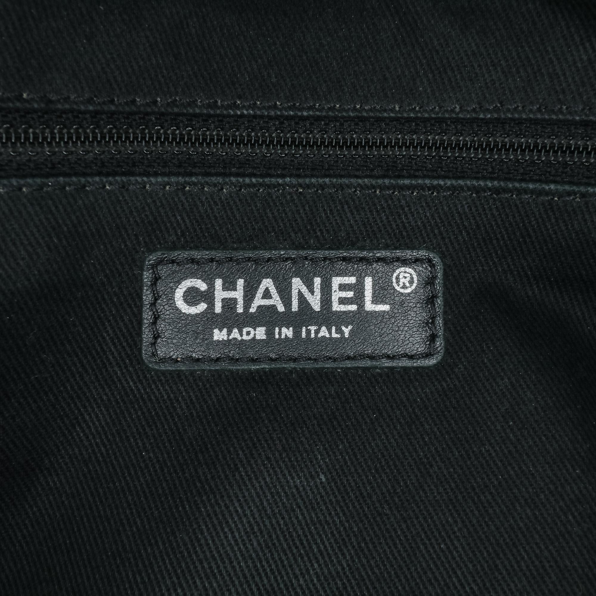 Chanel Jumbo Quilted Iridescent Caviar Easy Flap