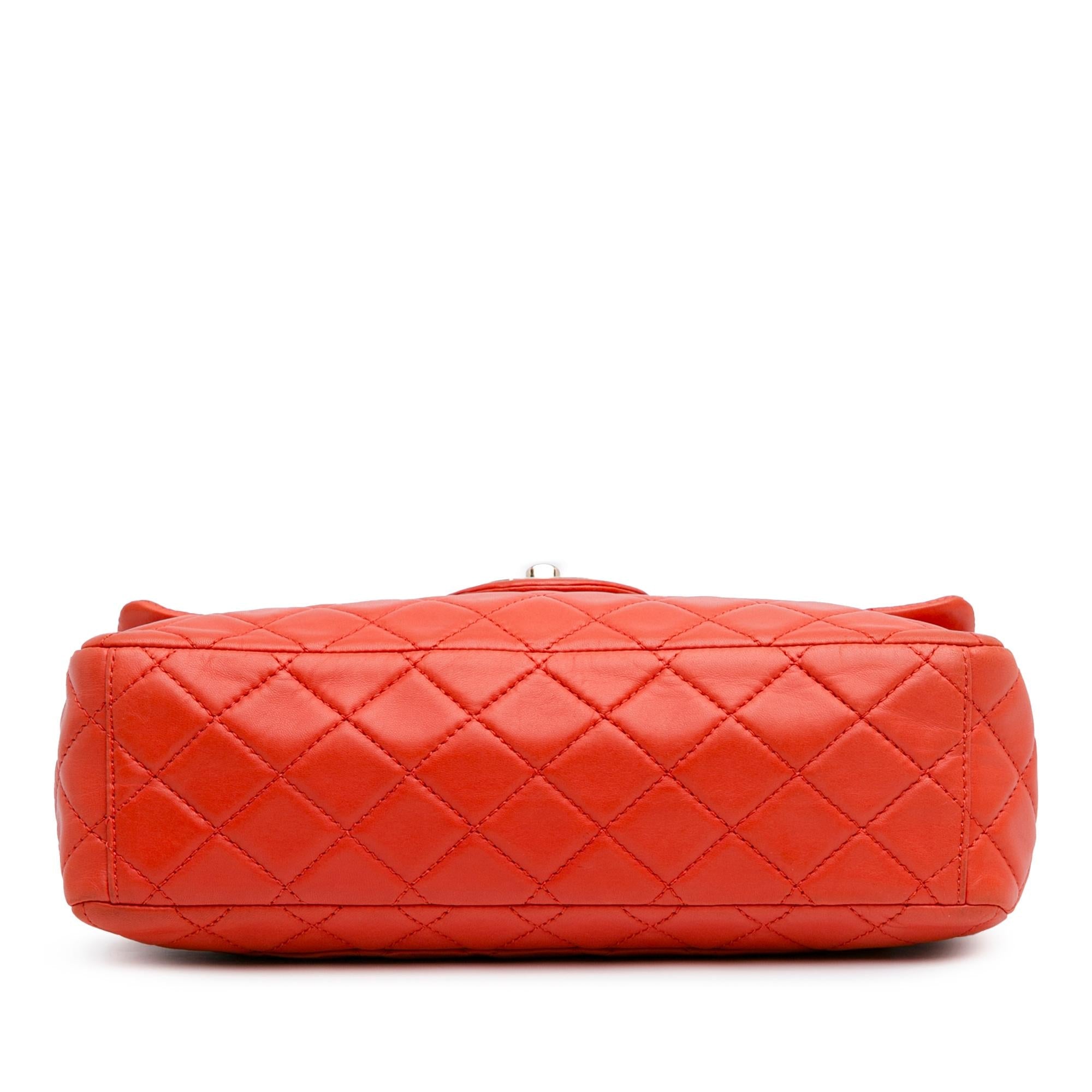 Chanel Jumbo XL Classic Lambskin Single Flap (SHG-O9KJDu)