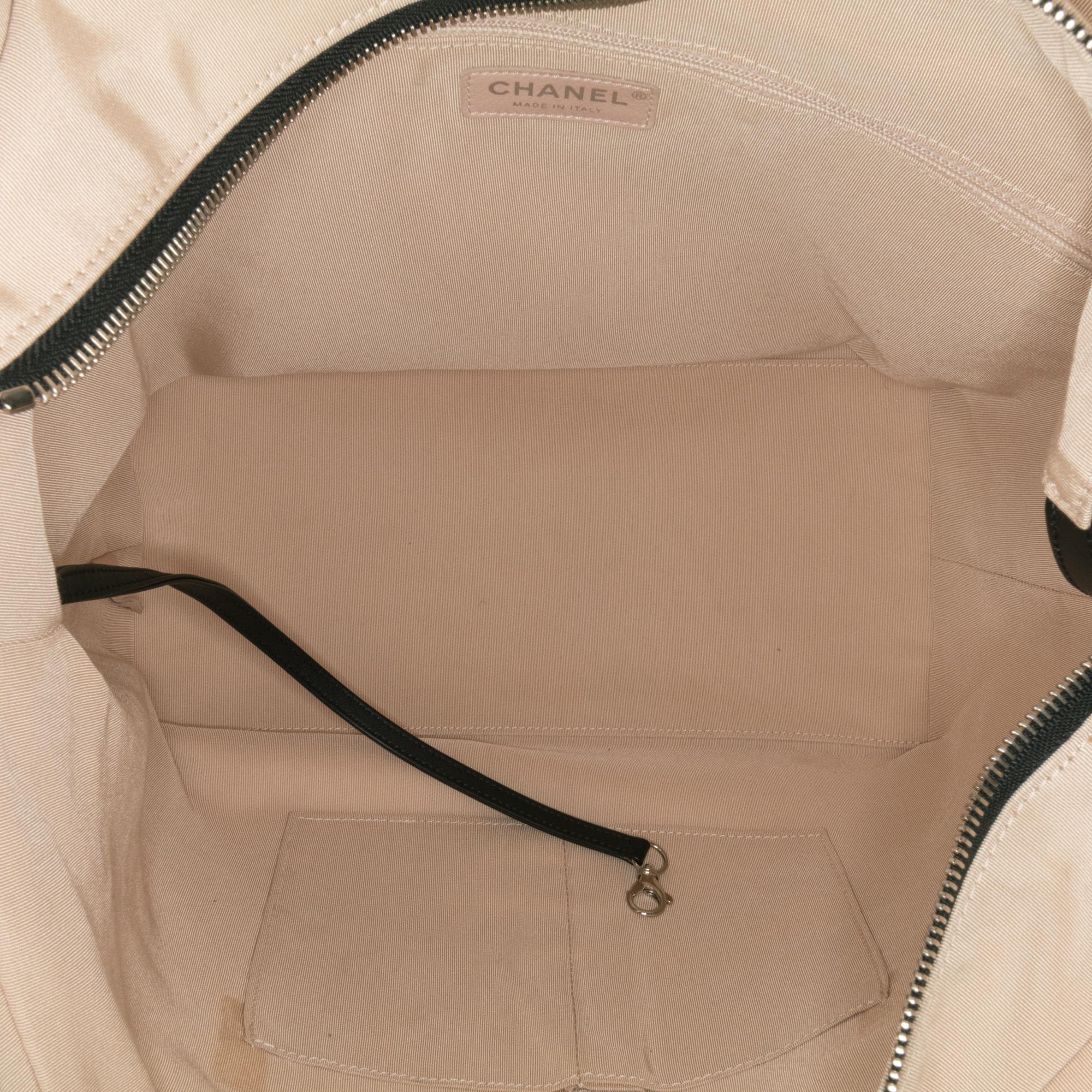 Chanel La Pausa Bay Shopping Tote (SHG-VMMPHk)