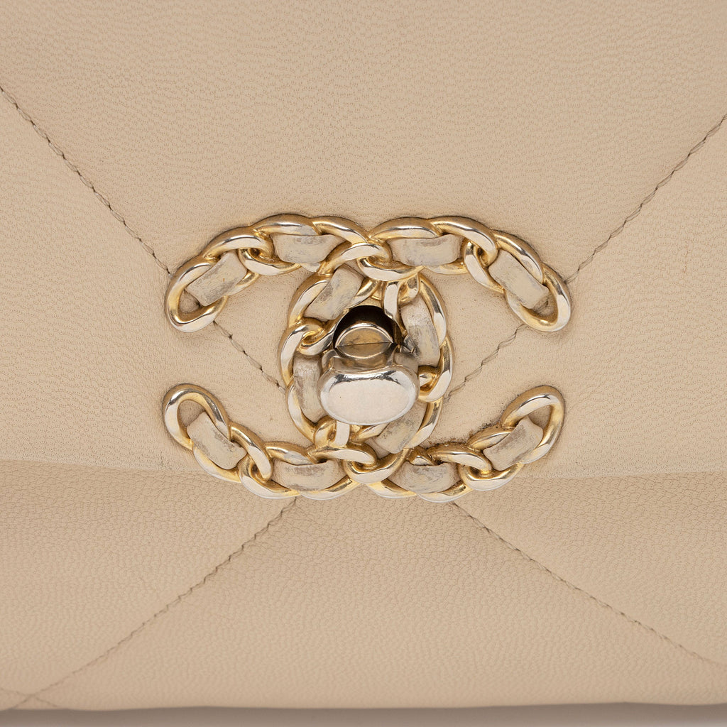 Chanel Lambskin 19 Large Flap Shoulder Bag (SHF-EujpYA)