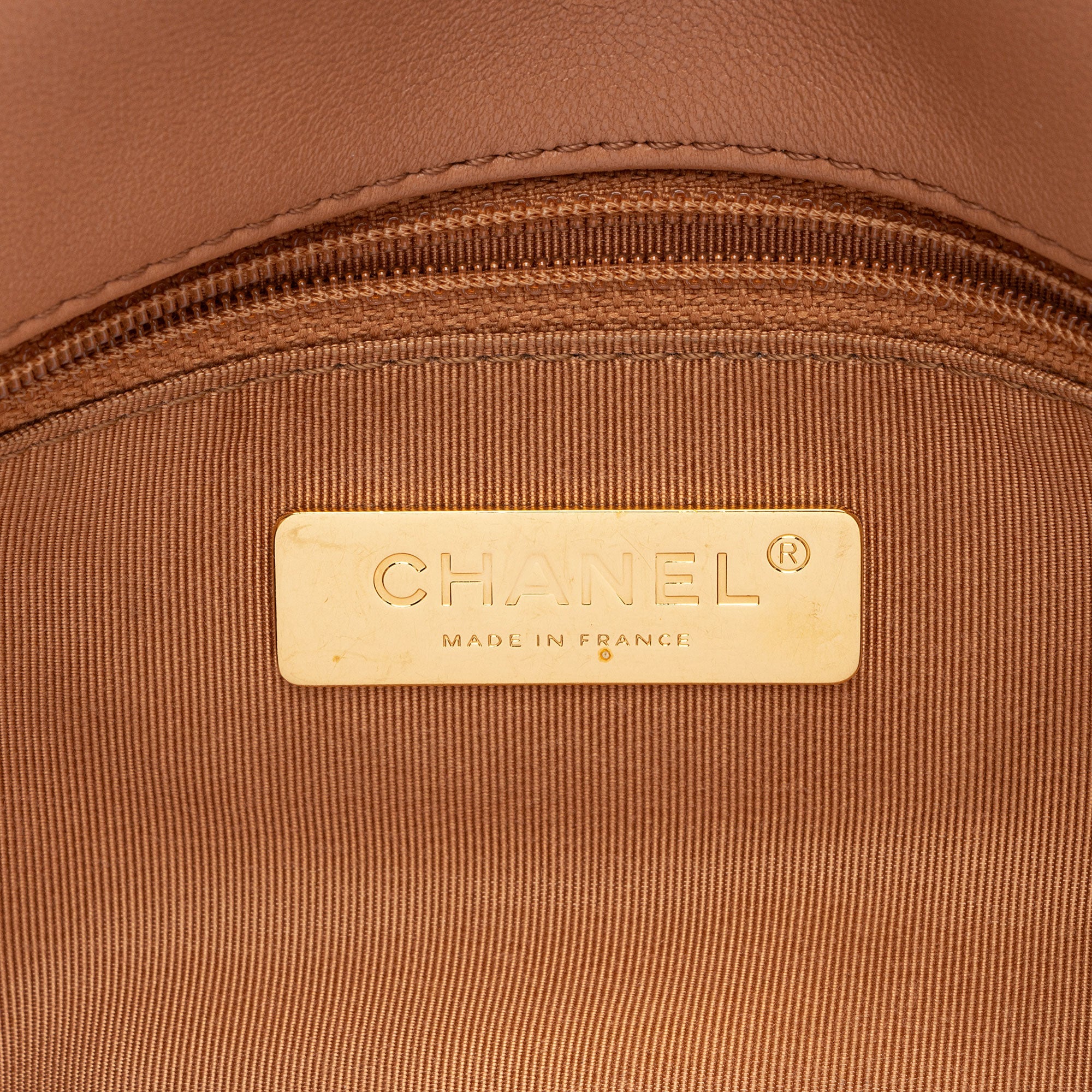 Chanel Lambskin 19 Large Flap Shoulder Bag (SHF-4BZeZZ)