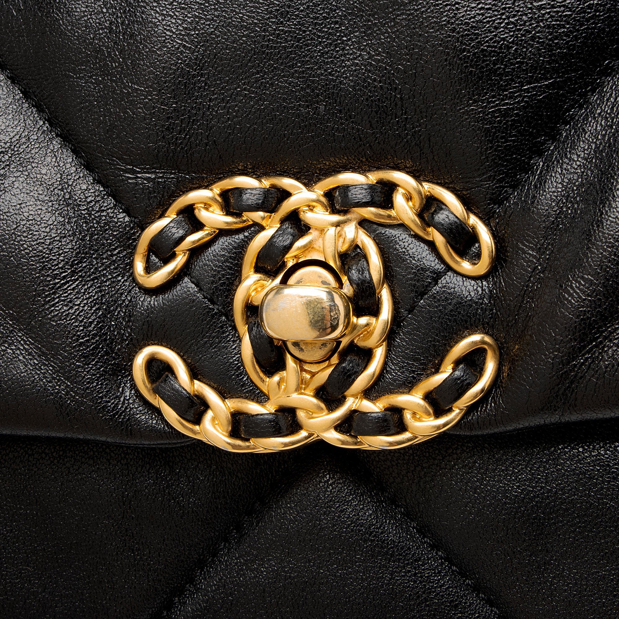 Chanel Lambskin 19 Maxi Flap Shoulder Bag (SHF-uWRj8f)