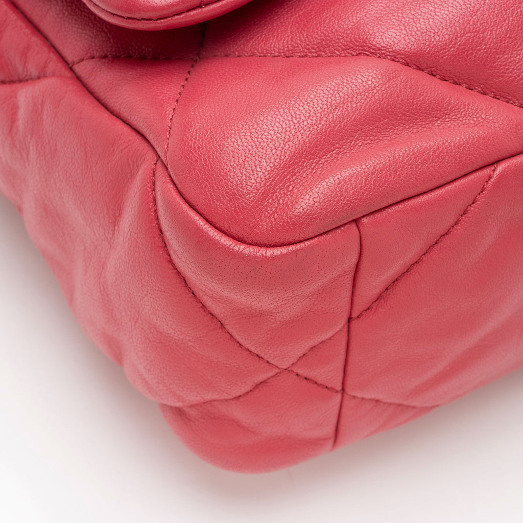 Chanel Lambskin 19 Medium Flap Shoulder Bag (SHF-eBjmry)