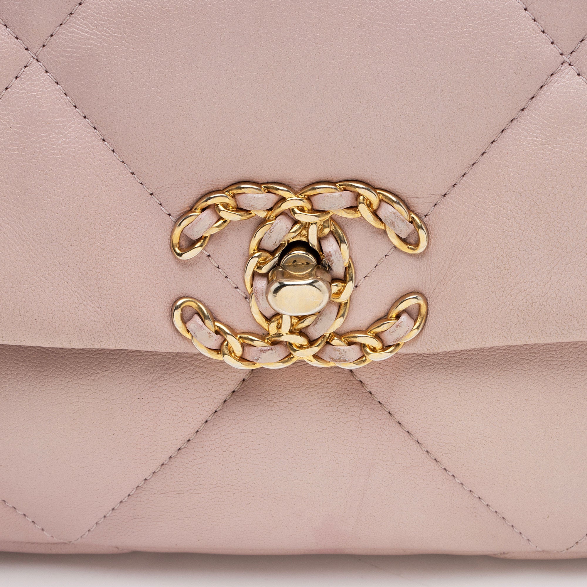Chanel Lambskin 19 Medium Flap Shoulder Bag (SHF-YSbPqL)