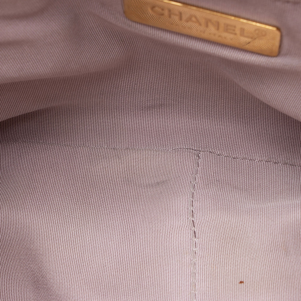 Chanel Lambskin 19 Medium Flap Shoulder Bag (SHF-YSbPqL)